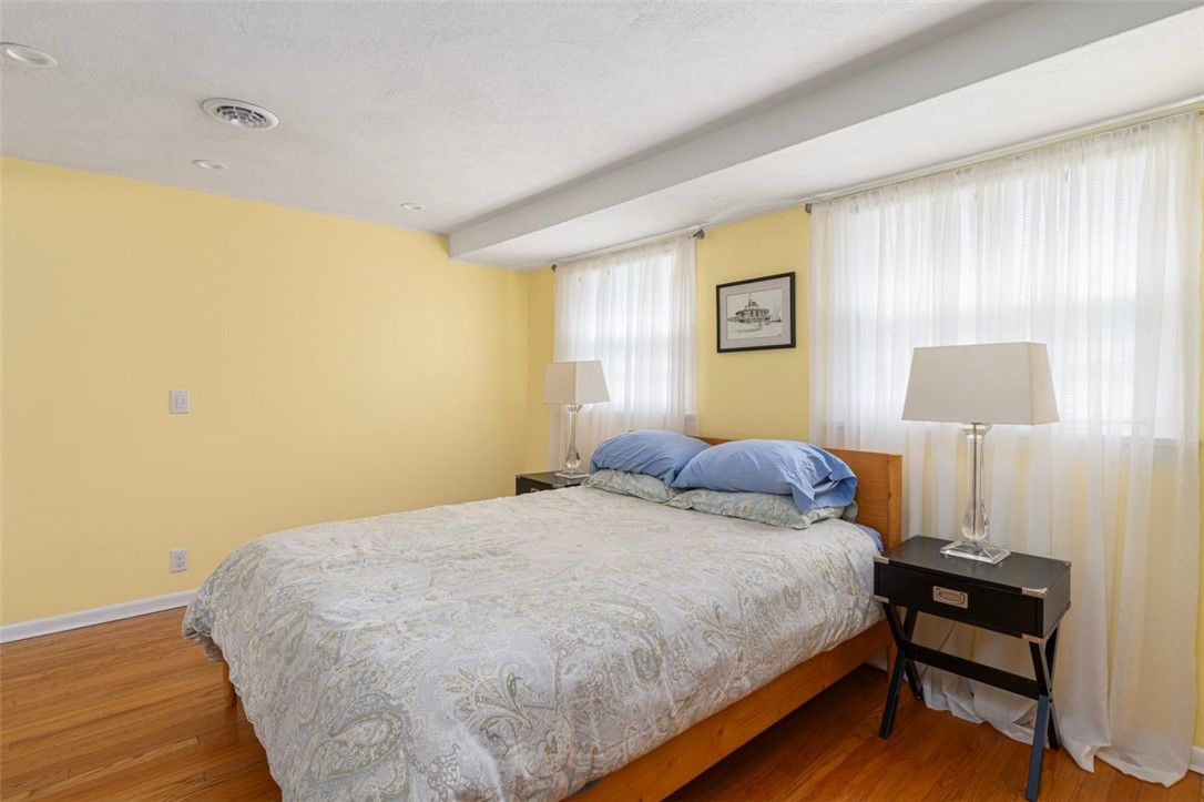 Warwick, Rhode Island, 02886, United States, 4 Bedrooms Bedrooms, ,2 BathroomsBathrooms,Residential,For Sale,1918180