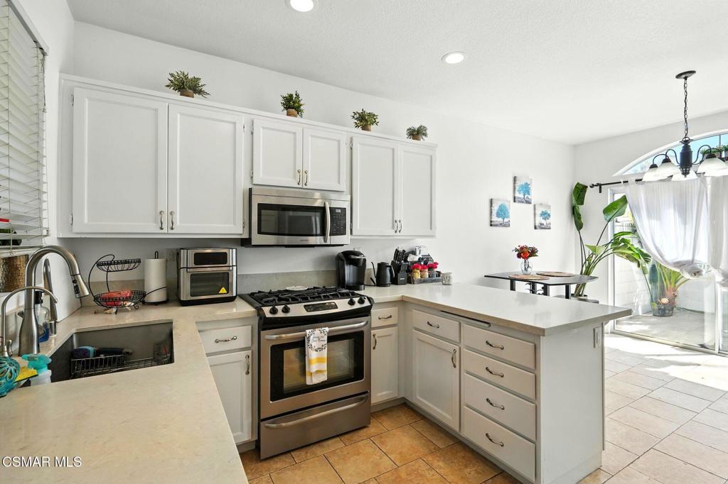 Moorpark, California, 93021, United States, 2 Bedrooms Bedrooms, ,3 BathroomsBathrooms,Residential,For Sale,1937149