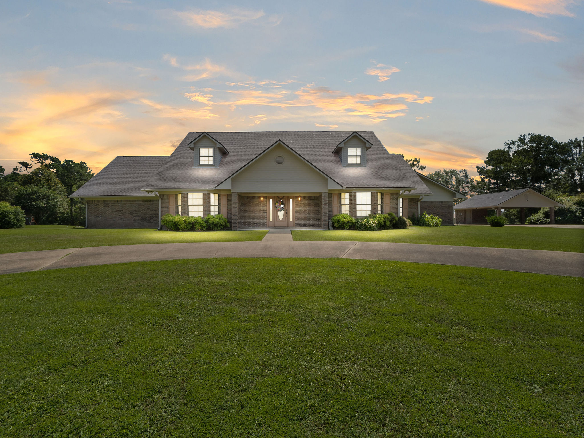 Zwolle, Louisiana, 71486, United States, 5 Bedrooms Bedrooms, ,3 BathroomsBathrooms,Residential,For Sale,1981648