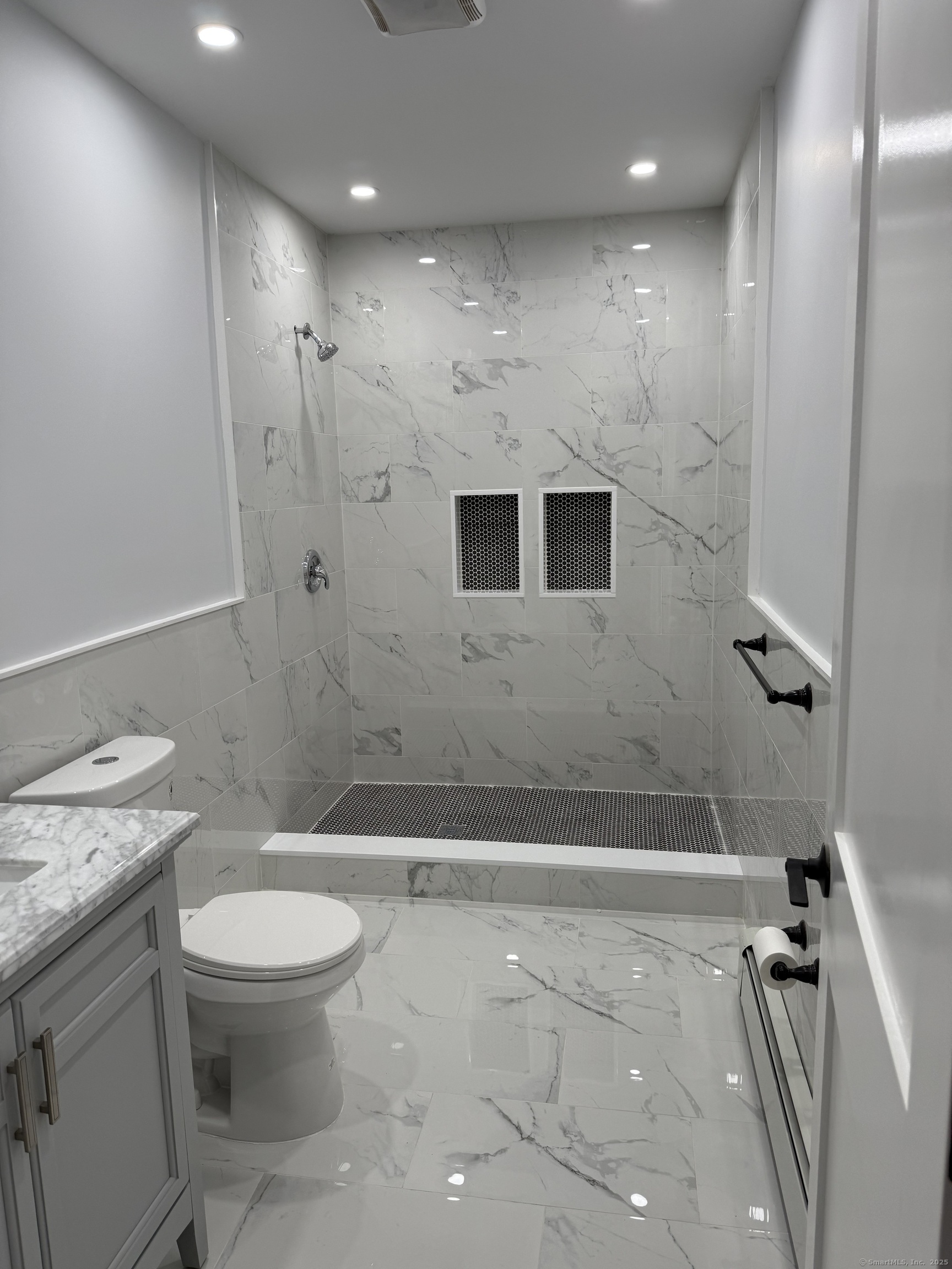 Waterbury, Connecticut, 06704, United States, 12 Bedrooms Bedrooms, ,3 BathroomsBathrooms,Residential,For Sale,1920350