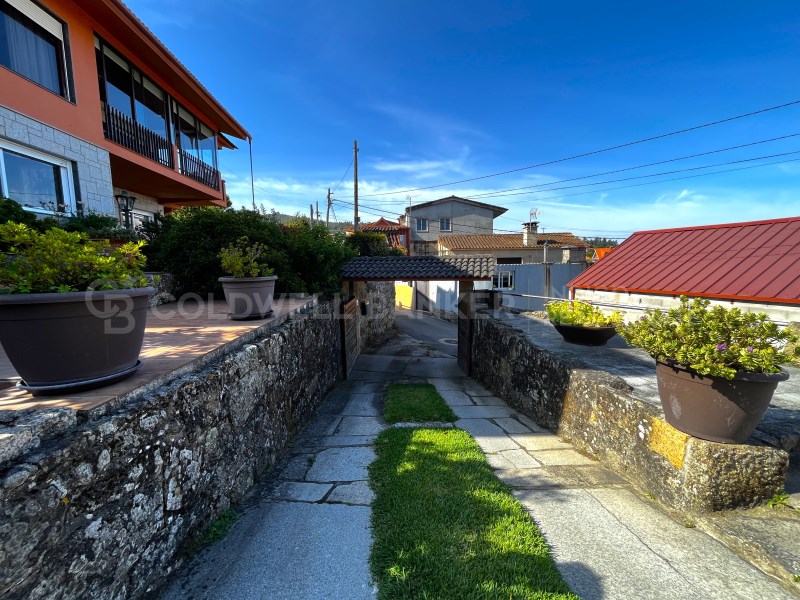 Pontevedra, Vigo, Comesa?a - Matam?, Matam? Pontev, Vigo, Galicia, ES, 4 Bedrooms Bedrooms, ,3 BathroomsBathrooms,Residential,For Sale,Pontevedra, Vigo, Comesa?a - Matam?, Matam? Pontev,1599052