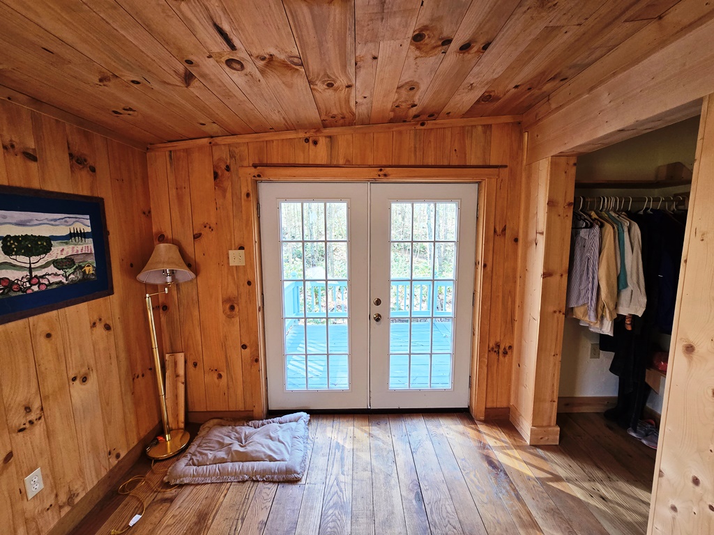 Lansing, North Carolina, 28643, United States, 1 Bedroom Bedrooms, ,1 BathroomBathrooms,Residential,For Sale,1974304