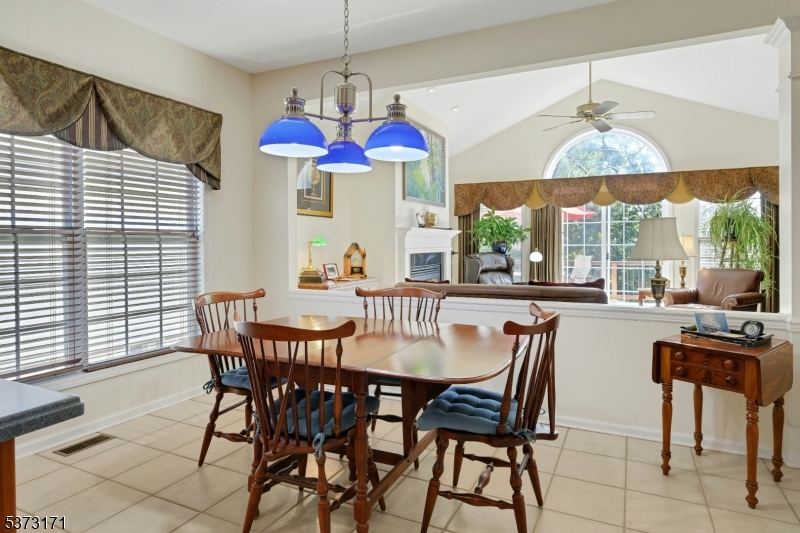 Franklin Twp., New Jersey, 08873, United States, 2 Bedrooms Bedrooms, ,2 BathroomsBathrooms,Residential,For Sale,1947950