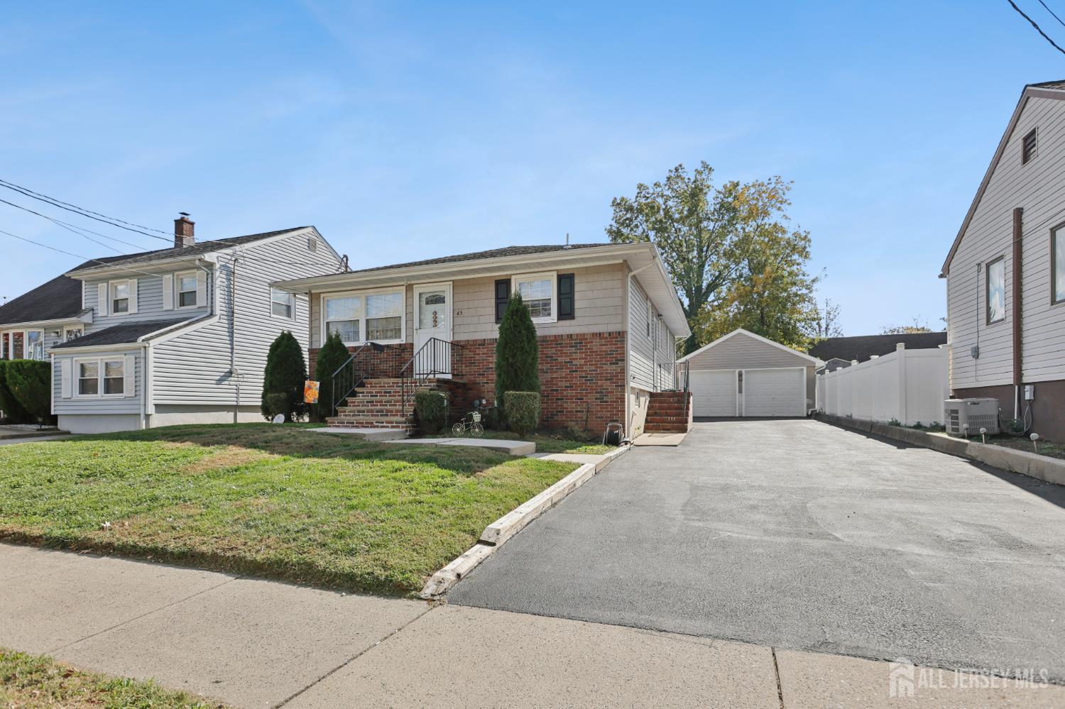 Woodbridge Proper, New Jersey, 07095, United States, 3 Bedrooms Bedrooms, ,2 BathroomsBathrooms,Residential,For Sale,1969117