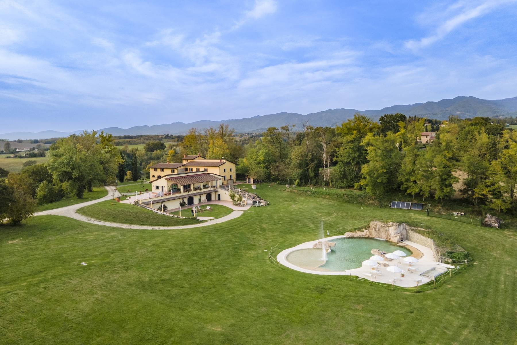  Prestigious Villa with Pool and Park in Mugello - 物件實景