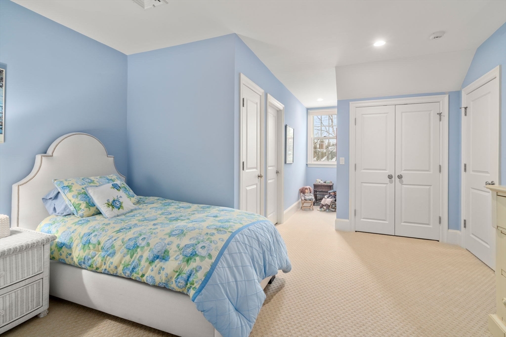 Weston, Massachusetts, 02493, United States, 3 Bedrooms Bedrooms, ,5 BathroomsBathrooms,Residential,For Sale,1941608
