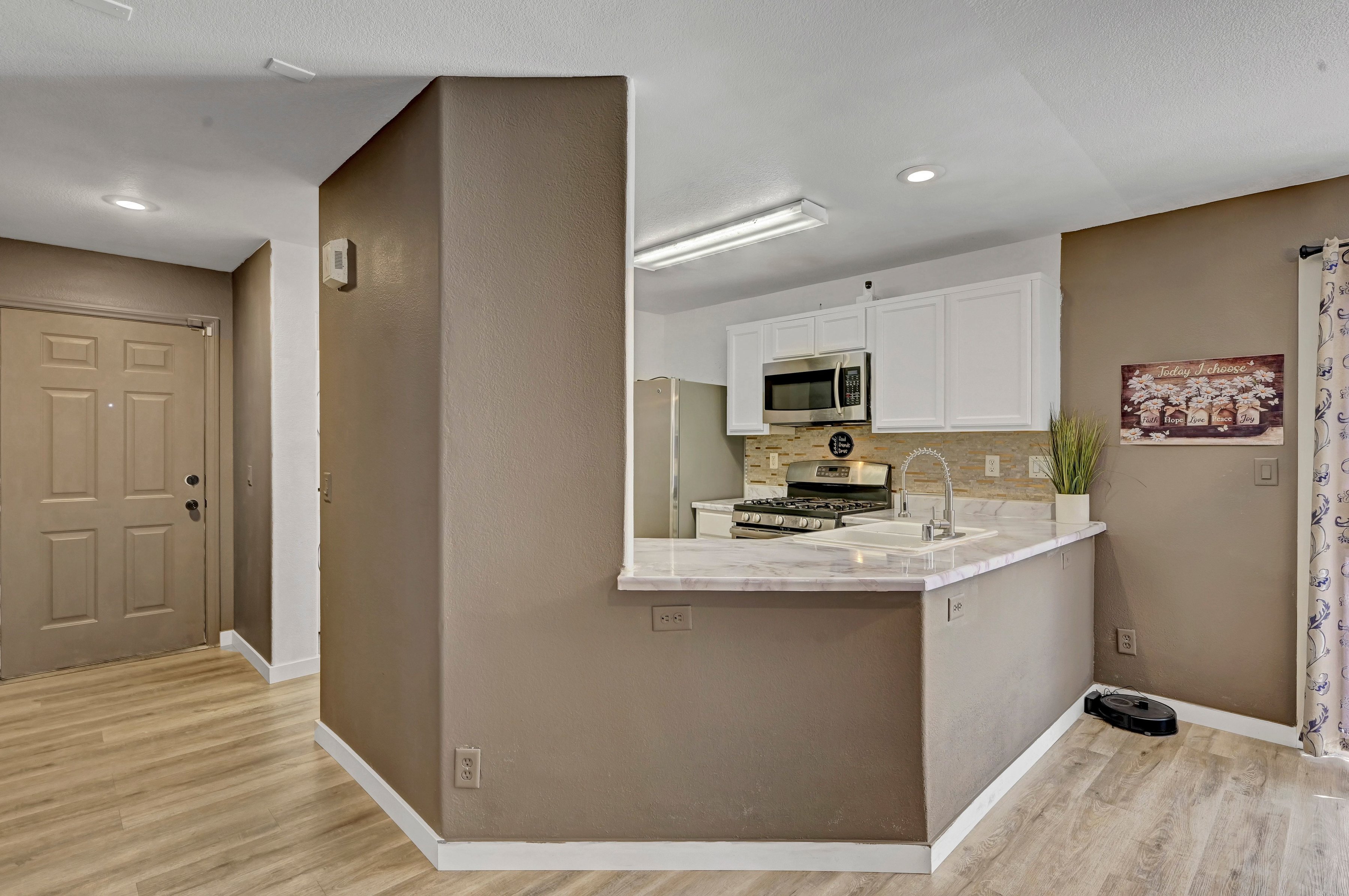 Charming Move-In Ready Home in the Heart of Silverado Ranch - 物件實景