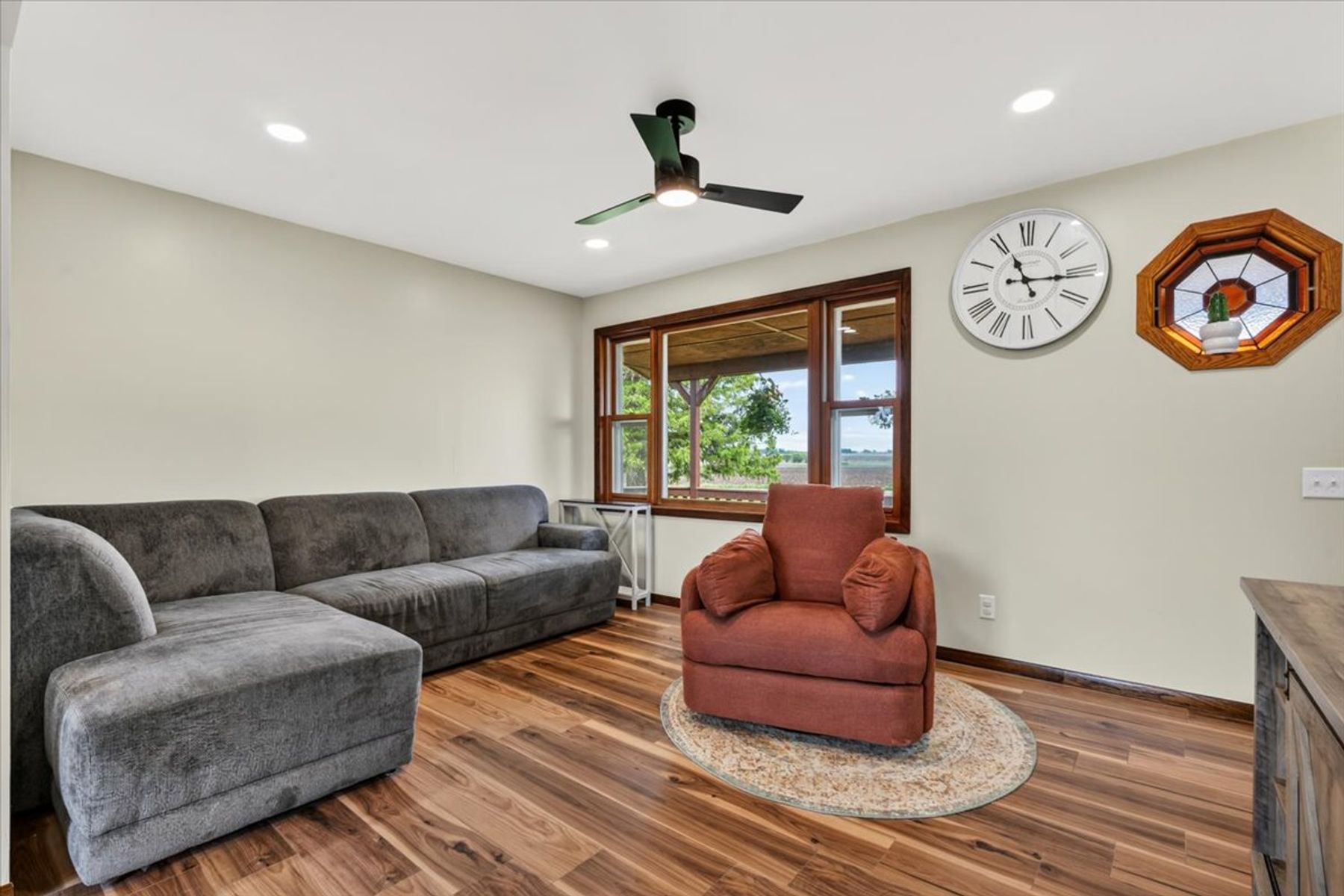  Private Acreage Retreat with Thoughtful Modern Updates - 物件實景