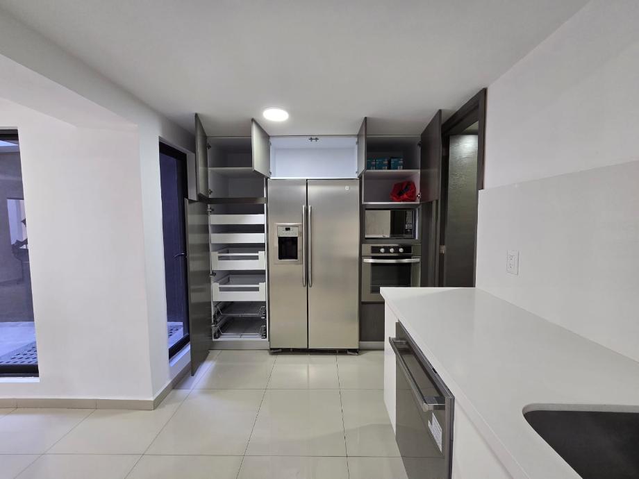 Tlalpan, Ciudad de México, 14386, Mexico, 3 Bedrooms Bedrooms, ,4 BathroomsBathrooms,Residential,For Sale,1713585