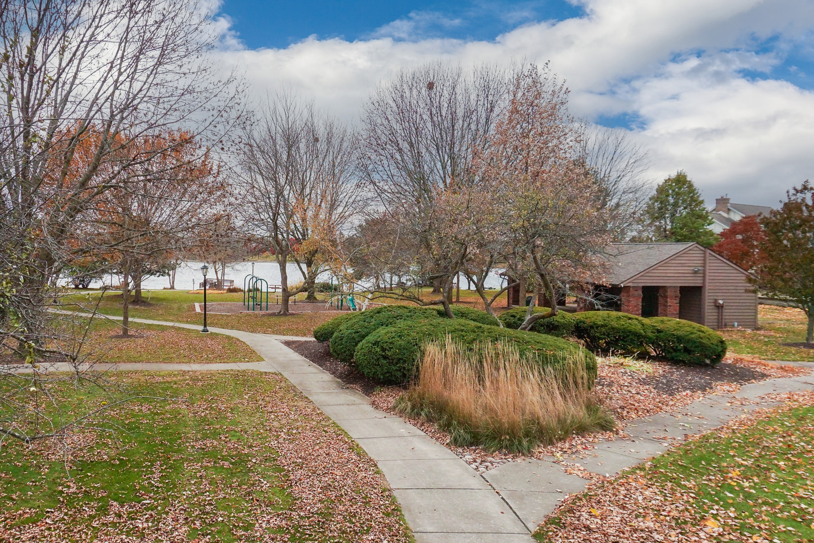Bloomington, Illinois, 61704, United States, 5 Bedrooms Bedrooms, ,4 BathroomsBathrooms,Residential,For Sale,1991973
