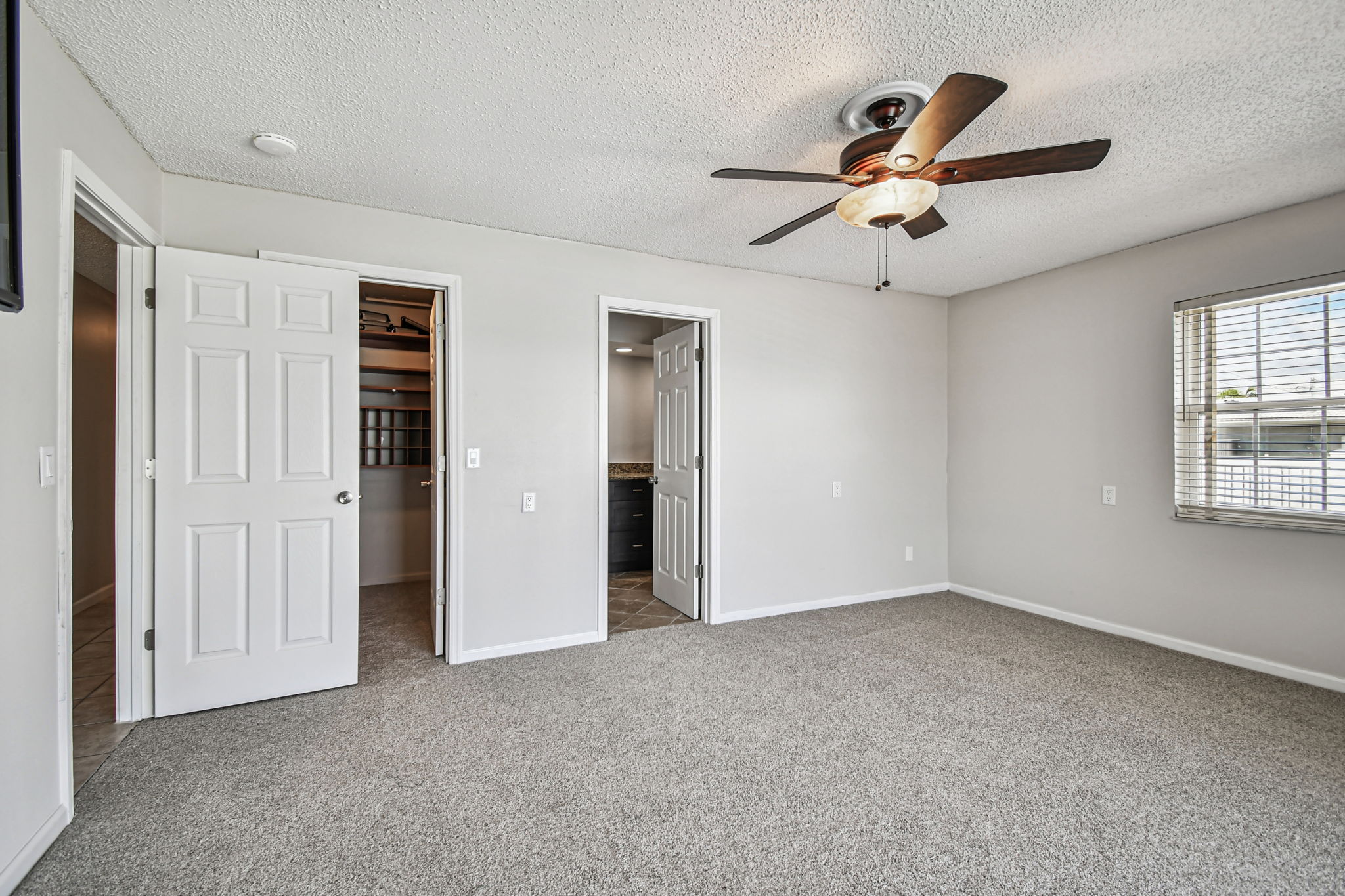 Madeira Beach, Florida, 33708, United States, 4 Bedrooms Bedrooms, ,2 BathroomsBathrooms,Residential,For Sale,2005483