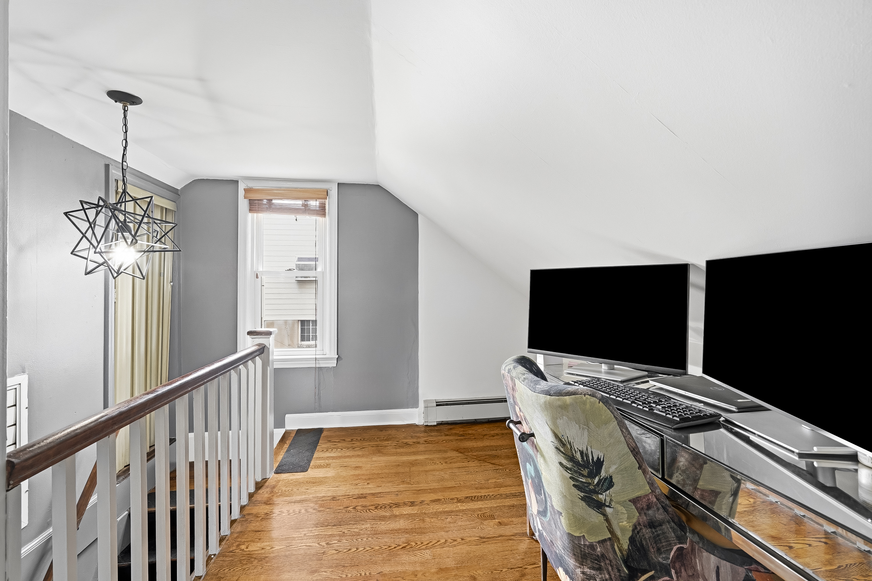  Adorable Cape Colonial in Manor Woods - 物件實景