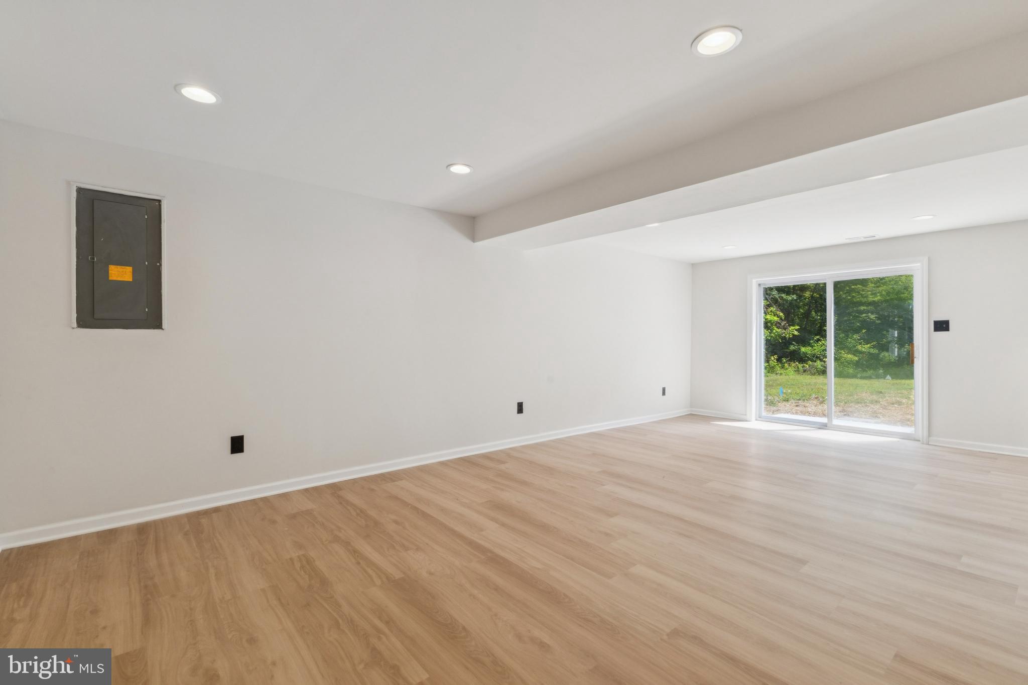 Fairfax, Virginia, 22030, United States, 4 Bedrooms Bedrooms, ,4 BathroomsBathrooms,Residential,For Sale,1978960