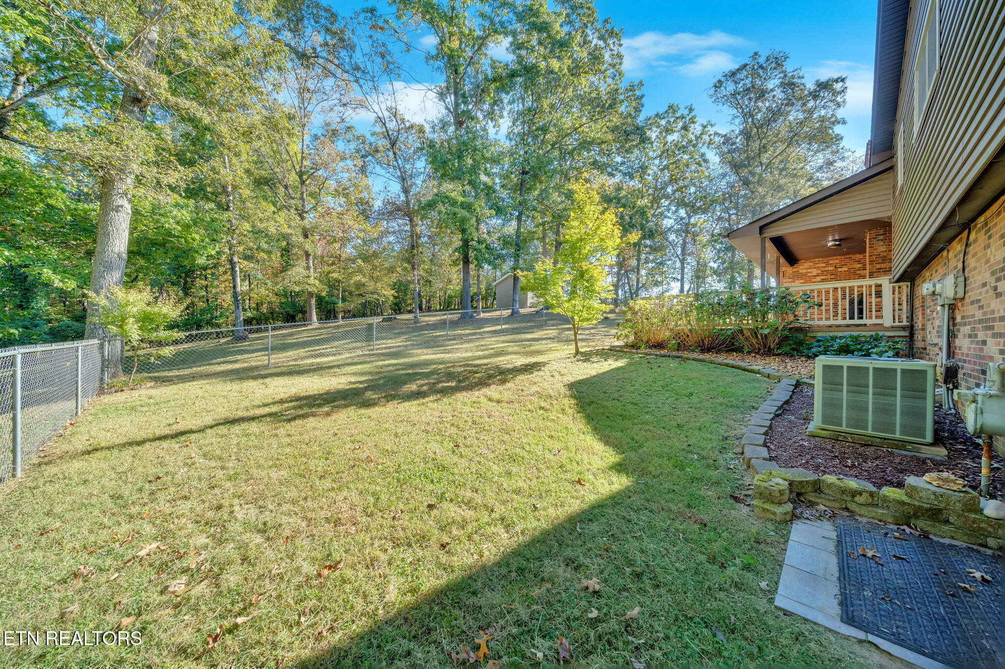 Kingston, Tennessee, 37763, United States, 3 Bedrooms Bedrooms, ,4 BathroomsBathrooms,Residential,For Sale,1964876