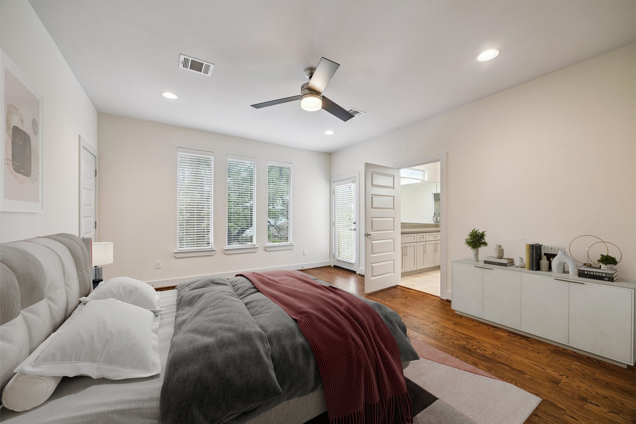  4833 Chenevert Street - 物件實景