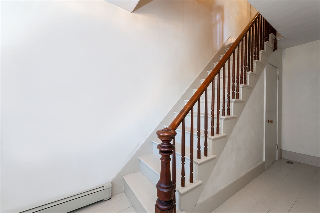 Billerica, Massachusetts, 01821, United States, 3 Bedrooms Bedrooms, ,2 BathroomsBathrooms,Residential,For Sale,1991745