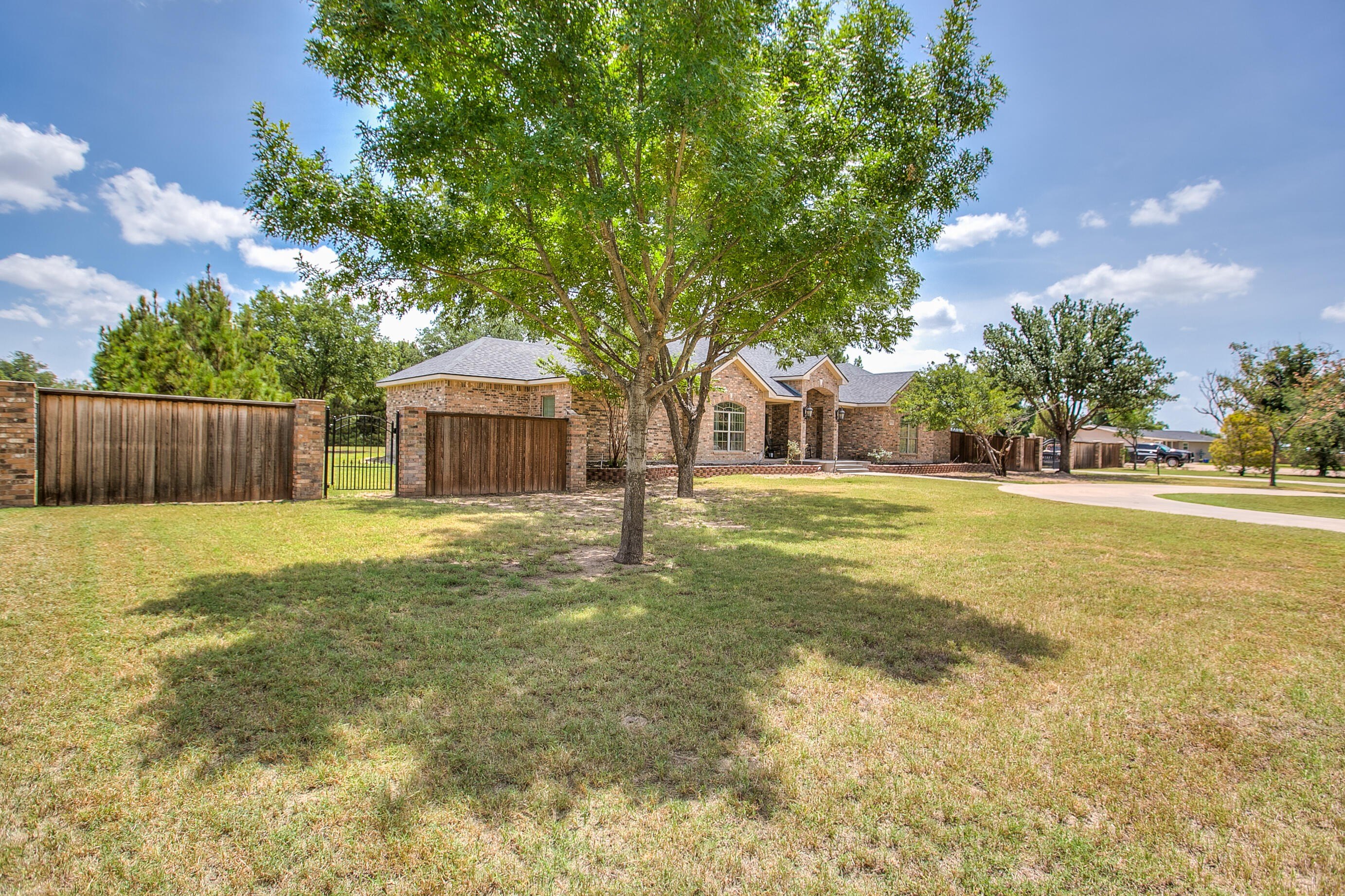 Country Club Estates Cir, San Angelo, TX 76904 #1