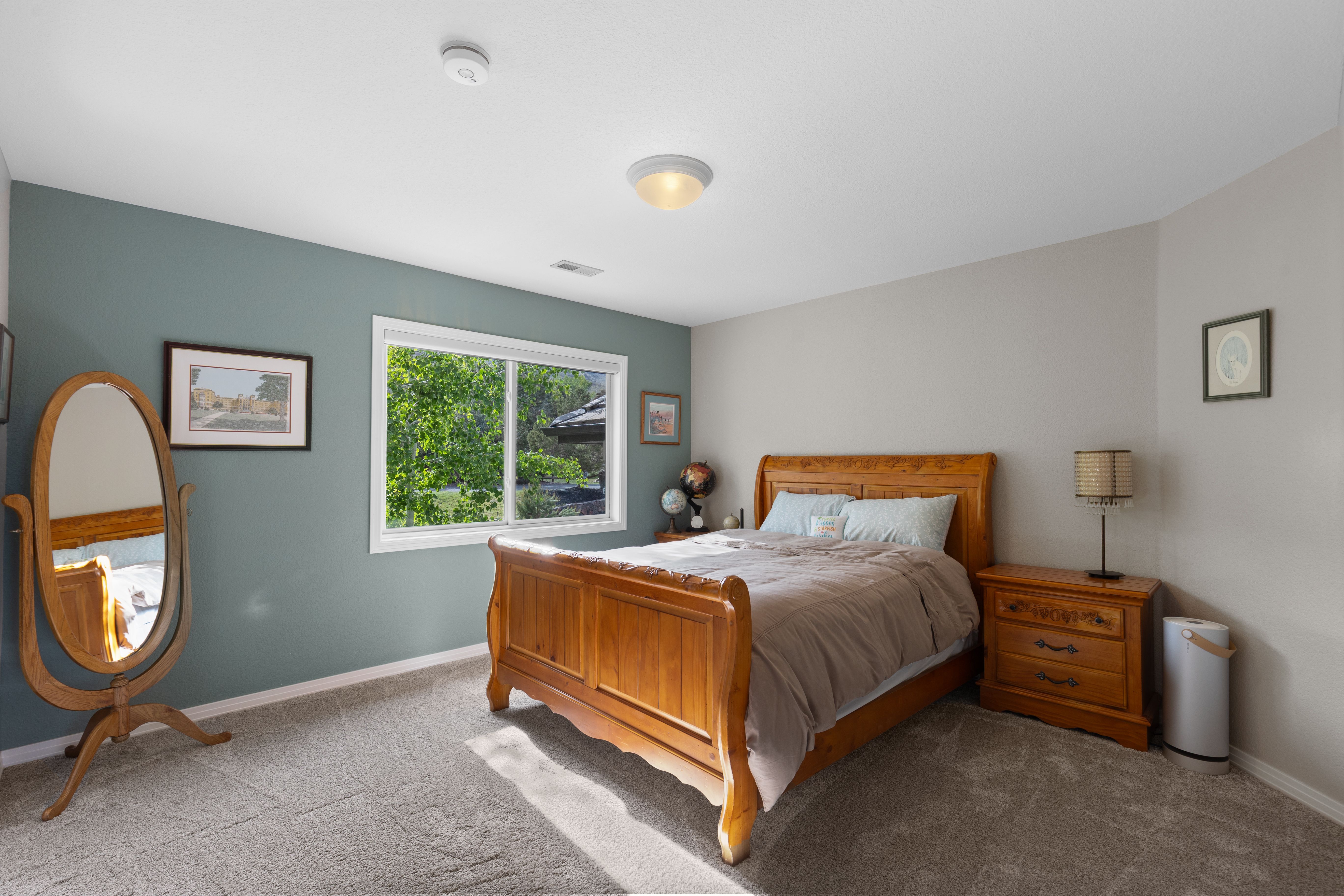  Stunning two-story walkout on a rare usable ¾-acre lot - 物件實景
