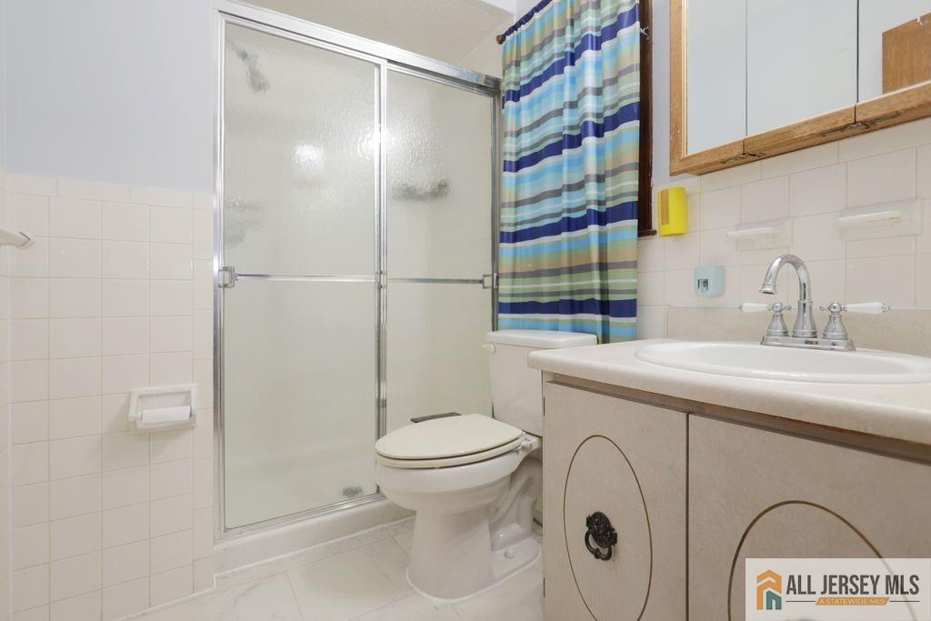 East Brunswick, New Jersey, 08816, United States, 4 Bedrooms Bedrooms, ,3 BathroomsBathrooms,Residential,For Sale,1895704