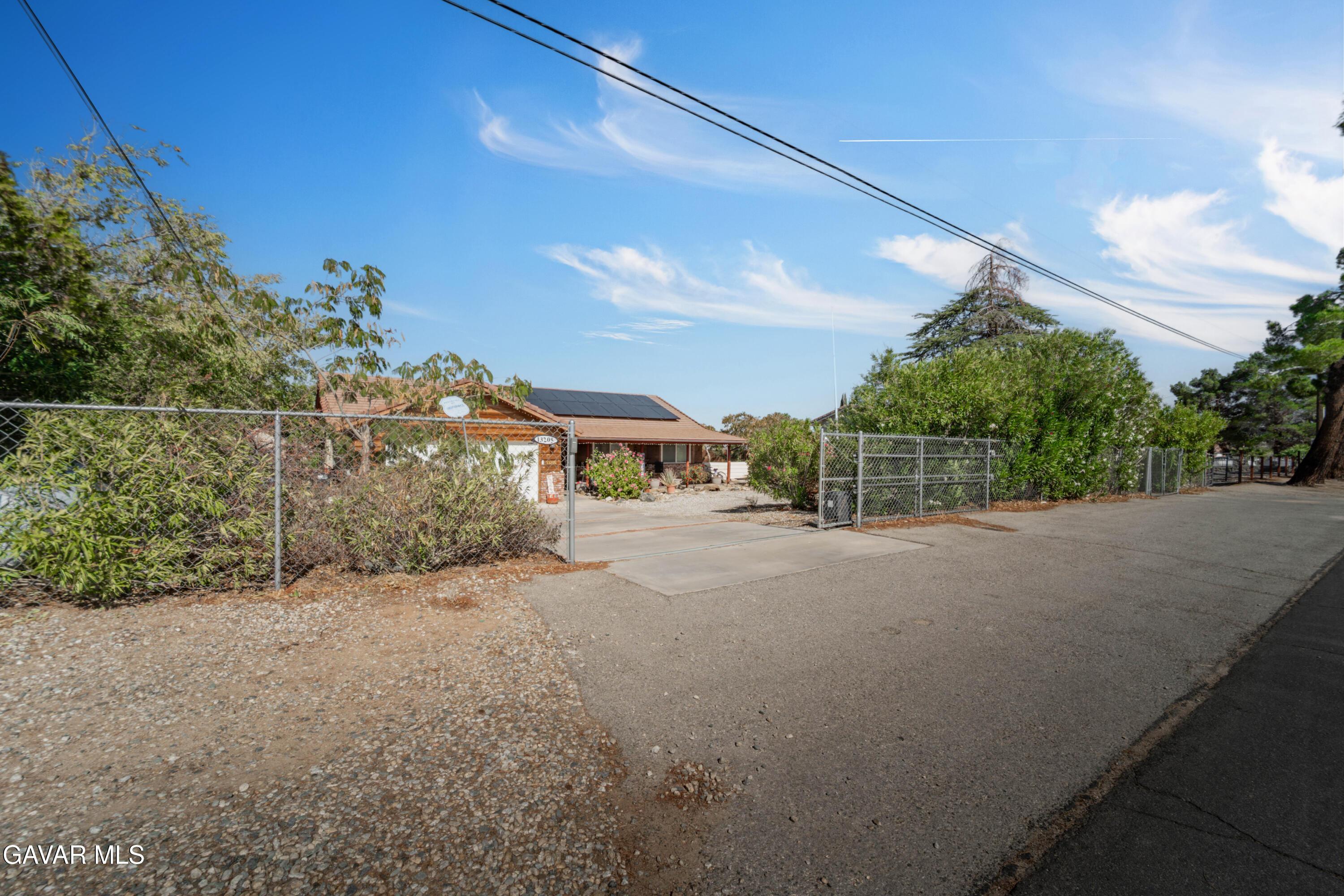 Pearblossom, California, 93553, United States, 4 Bedrooms Bedrooms, ,3 BathroomsBathrooms,Residential,For Sale,1971621