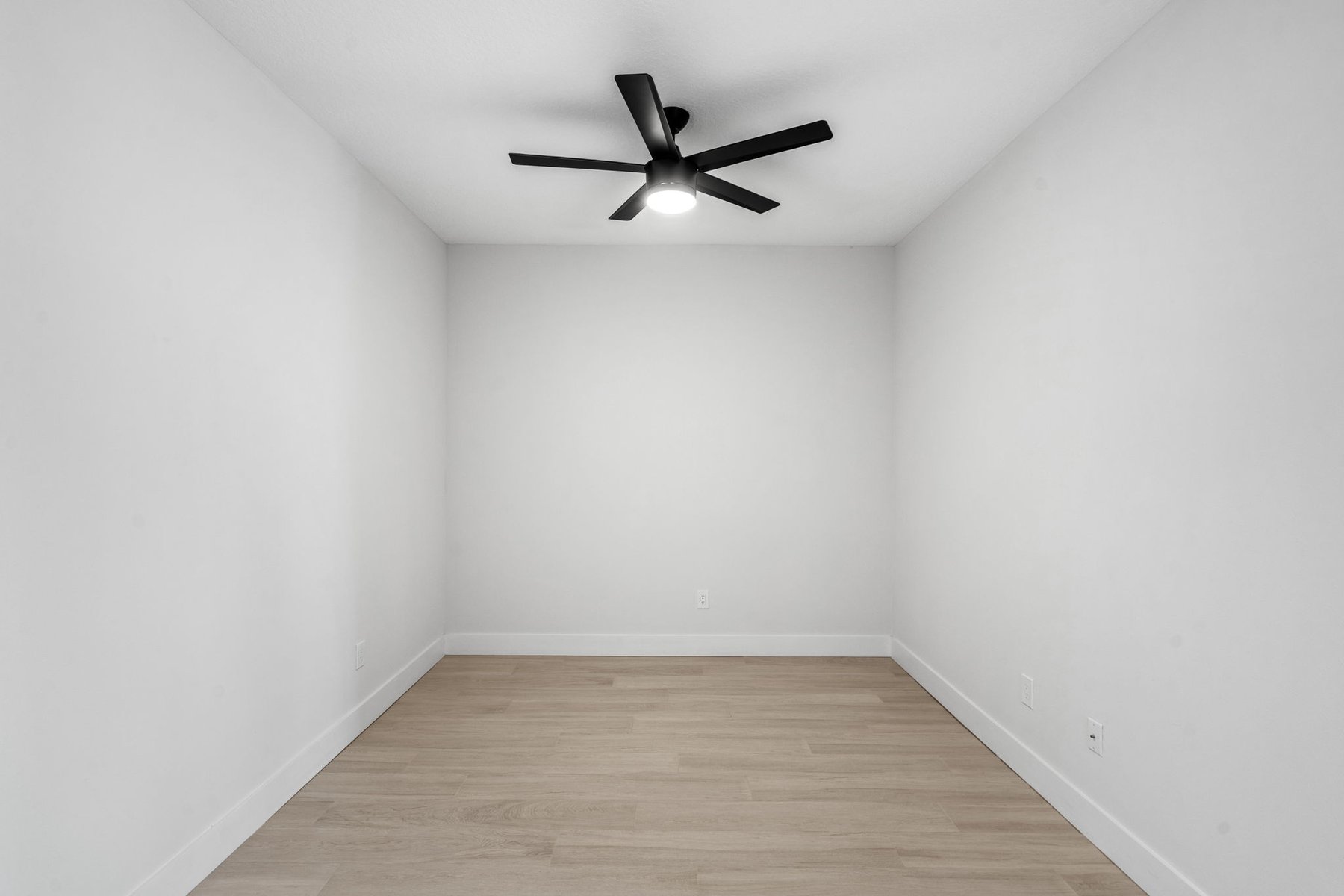  223 6th Avenue, Indialantic, FL, 32903 - 物件實景