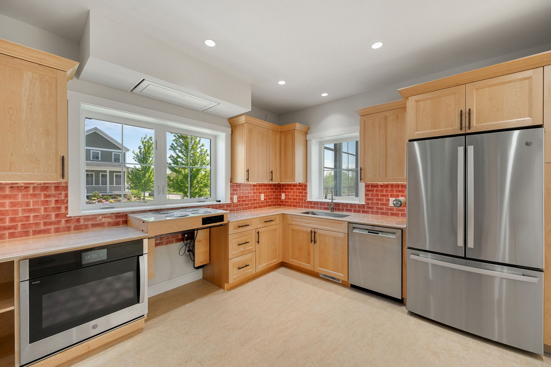  225 Midland Avenue - 物件實景
