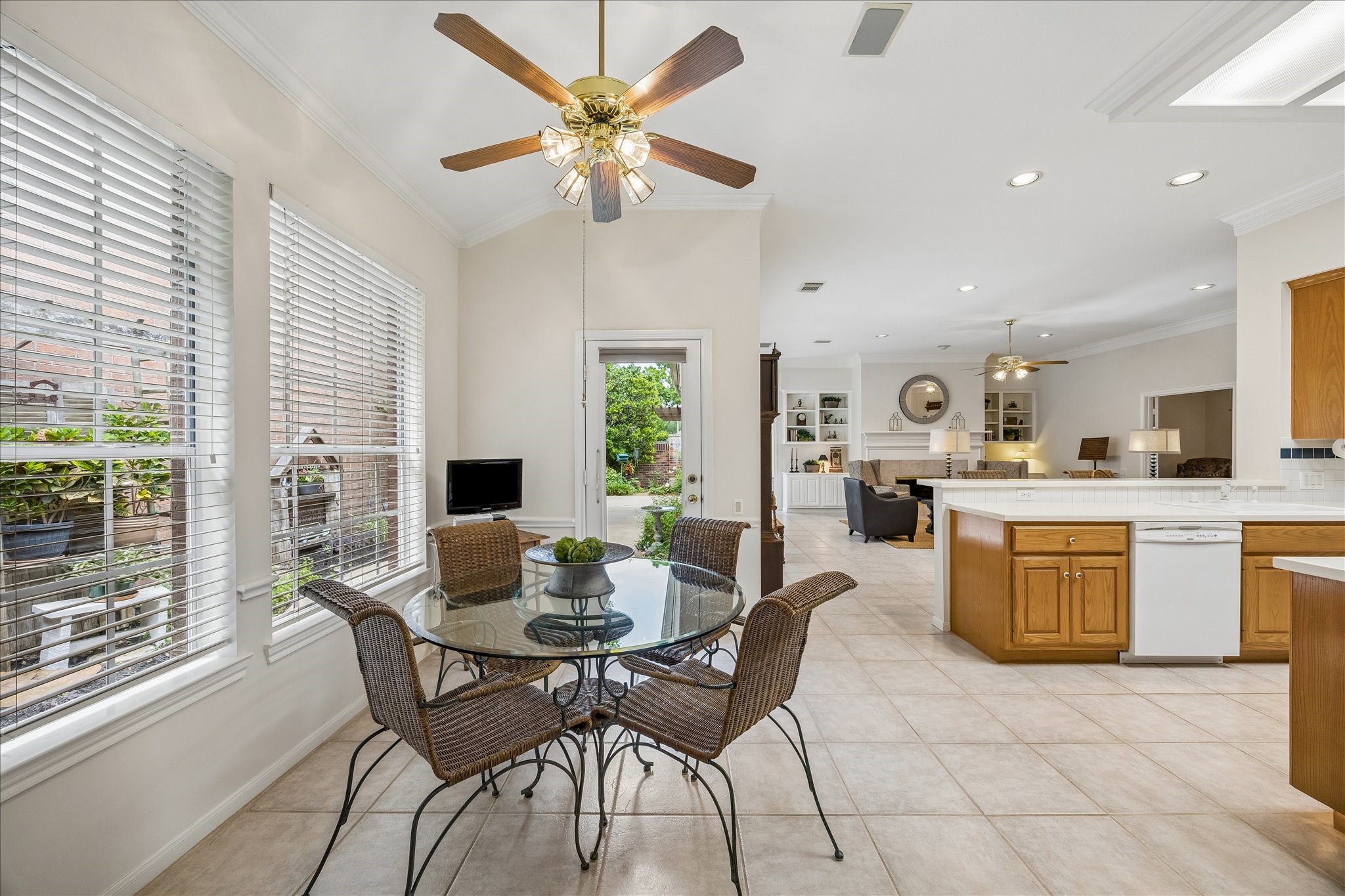  13814 Aspen Cove Drive - 物件實景