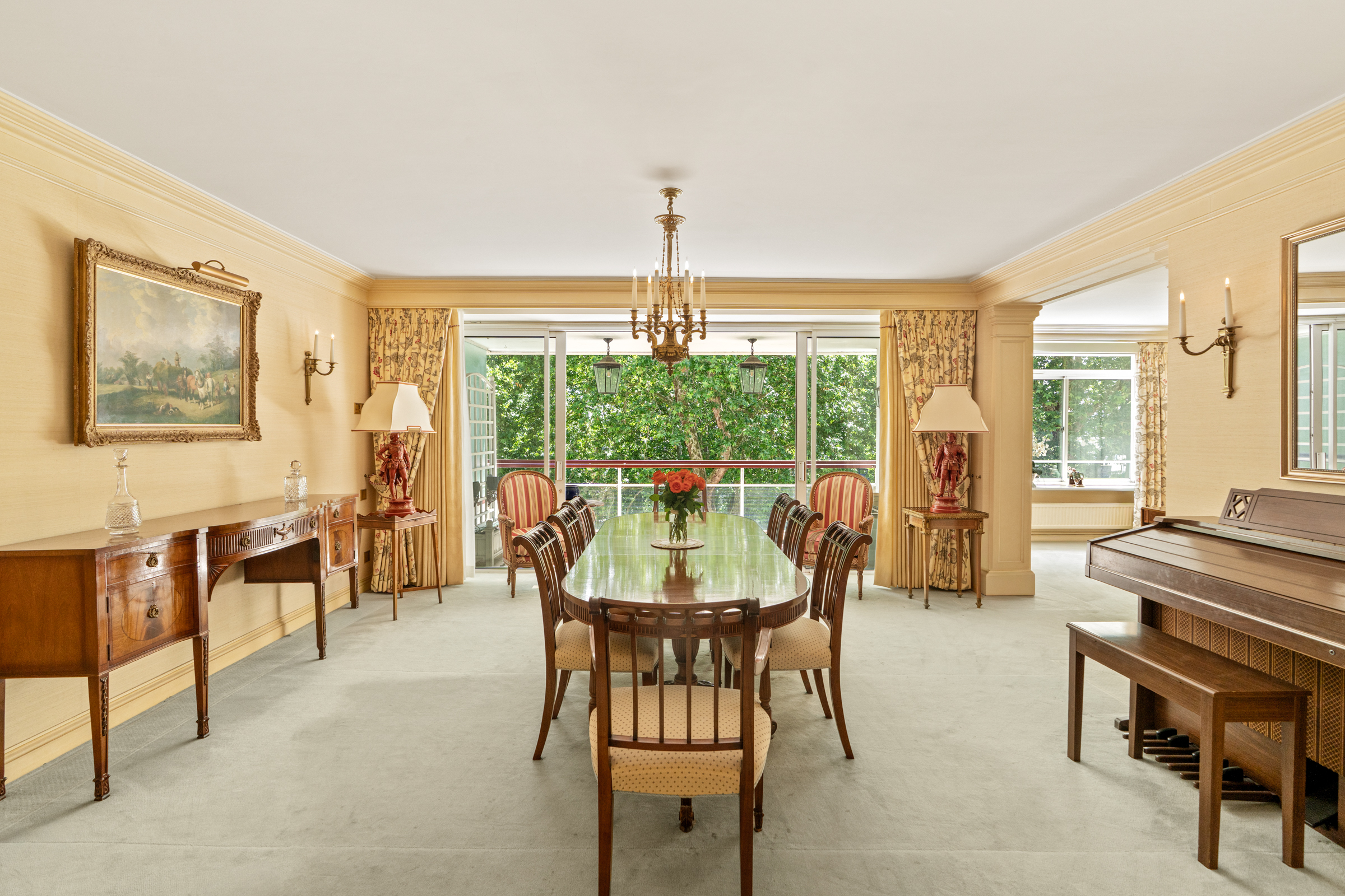  Gloucester Square Grandeur with Exceptional Potential - 物件實景