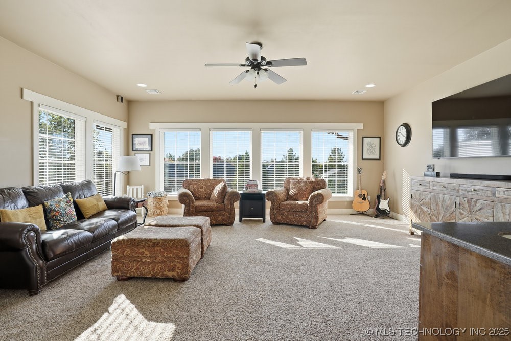 Jenks, Oklahoma, 74037, United States, 5 Bedrooms Bedrooms, ,6 BathroomsBathrooms,Residential,For Sale,1989076