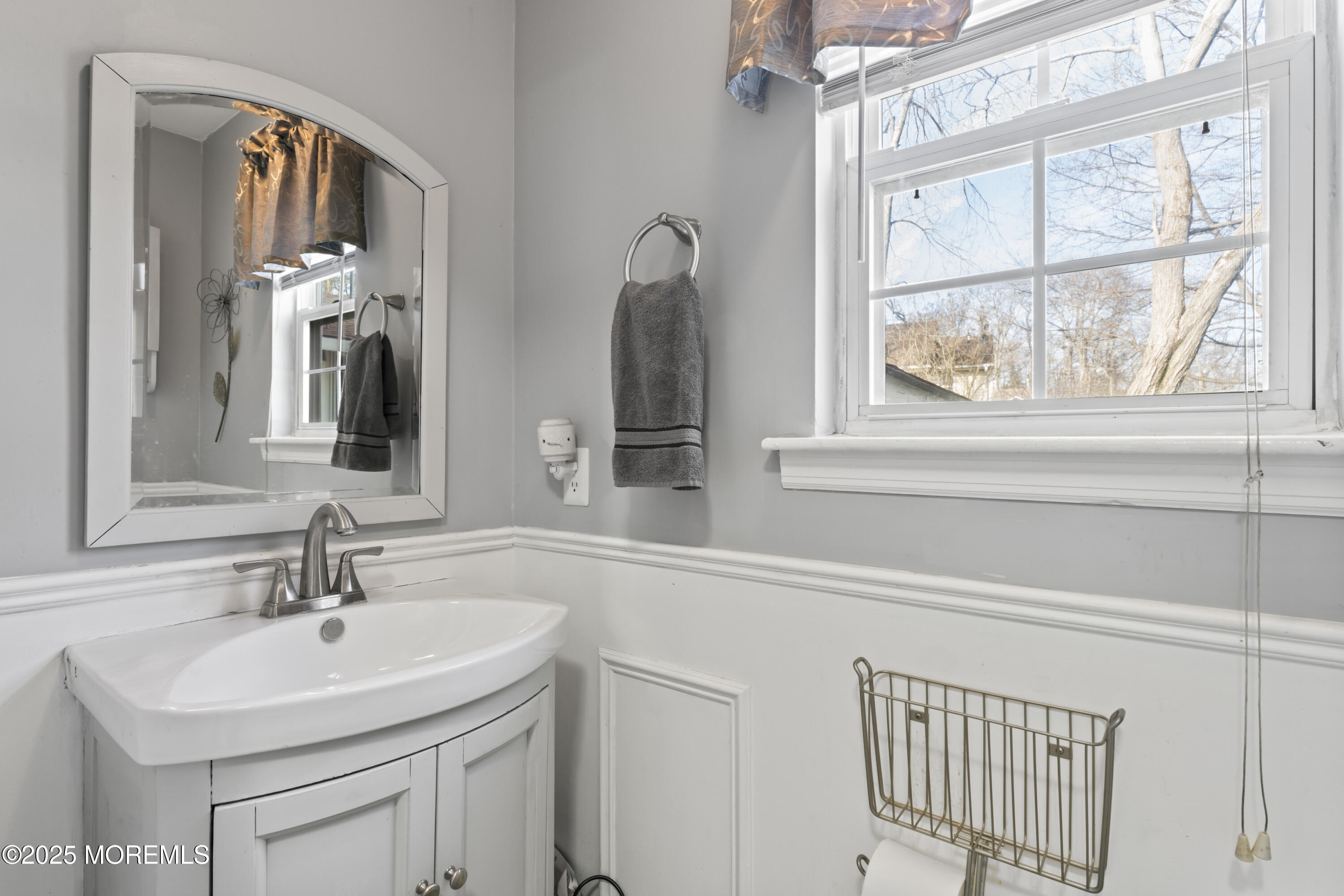 Howell, New Jersey, 07731, United States, 4 Bedrooms Bedrooms, ,3 BathroomsBathrooms,Residential,For Sale,1944889