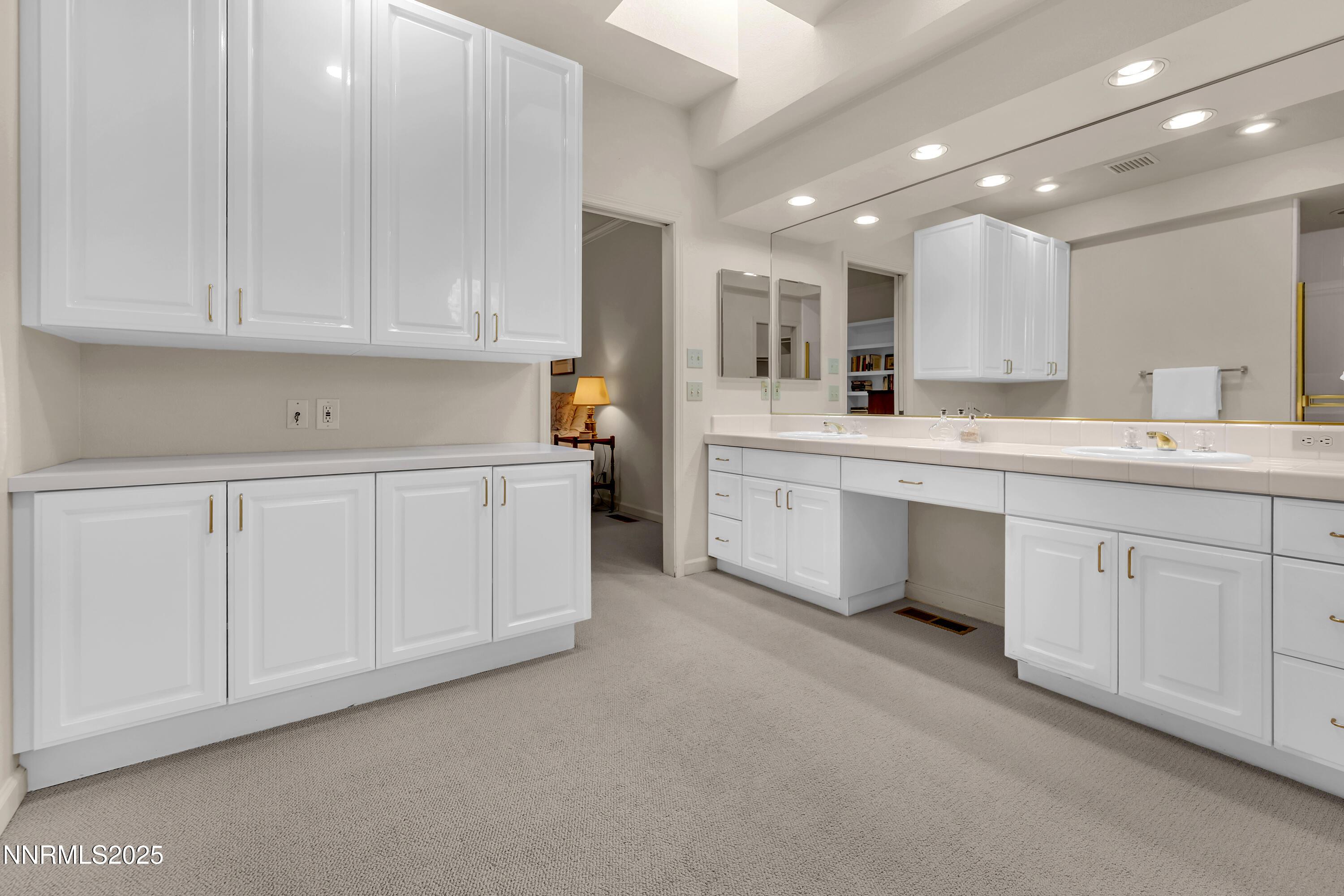 Reno, Nevada, 89519, United States, 2 Bedrooms Bedrooms, ,3 BathroomsBathrooms,Residential,For Sale,2003050