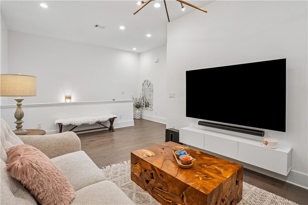 Alpharetta, Georgia, 30005, United States, 3 Bedrooms Bedrooms, ,3 BathroomsBathrooms,Residential,For Sale,1907831