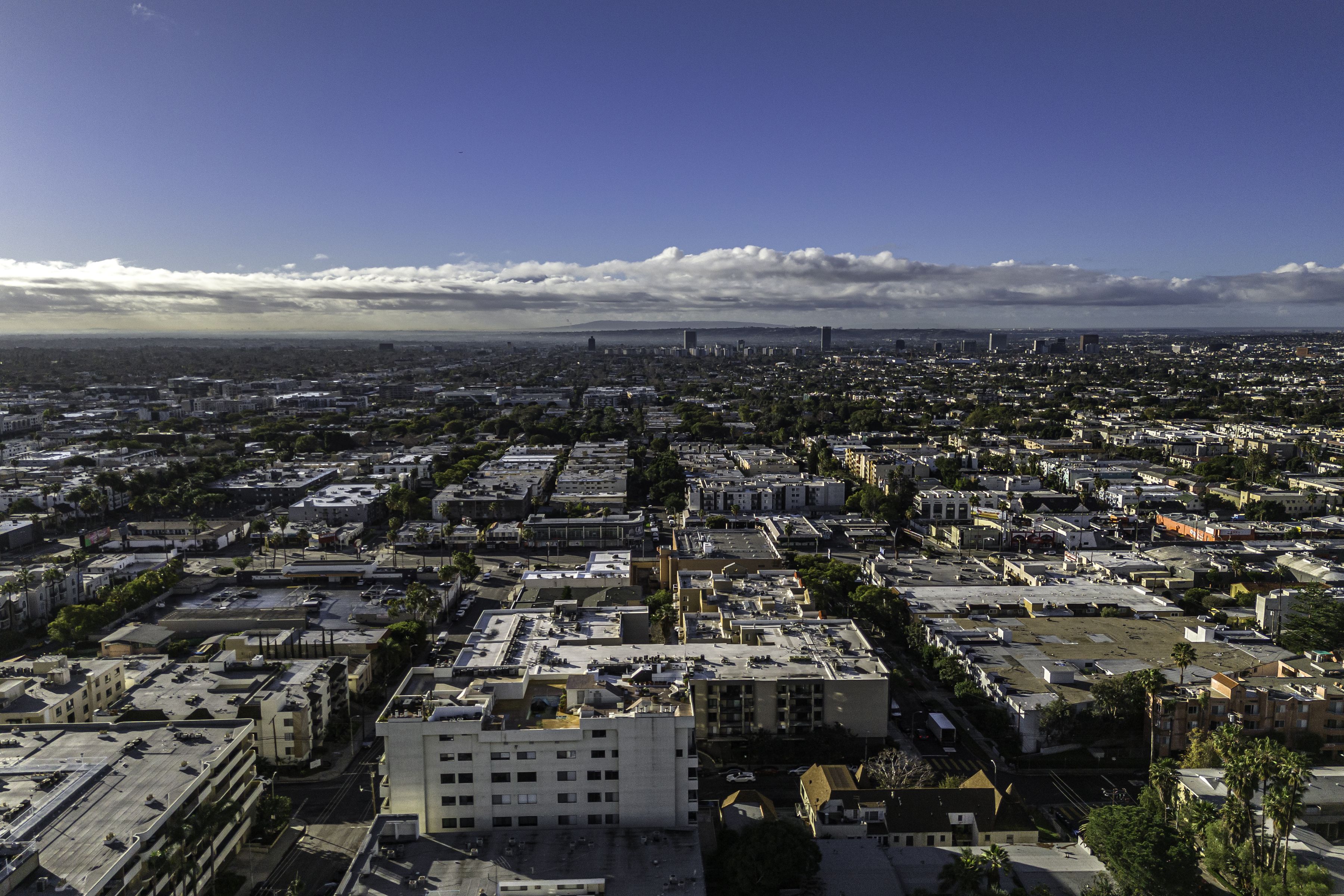  7320 Hawthorn Ave - 物件實景