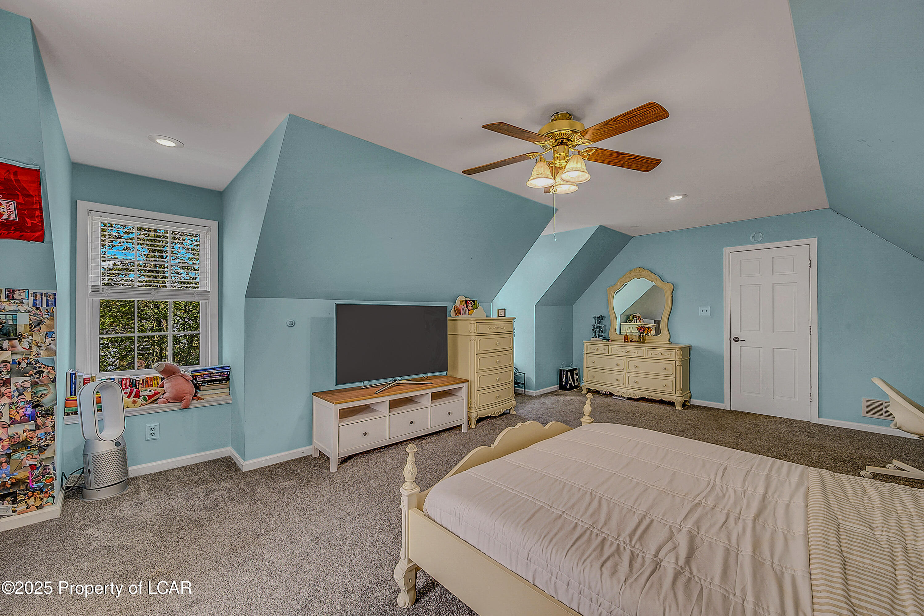 Shavertown, Pennsylvania, 18708, United States, 4 Bedrooms Bedrooms, ,3 BathroomsBathrooms,Residential,For Sale,1943613