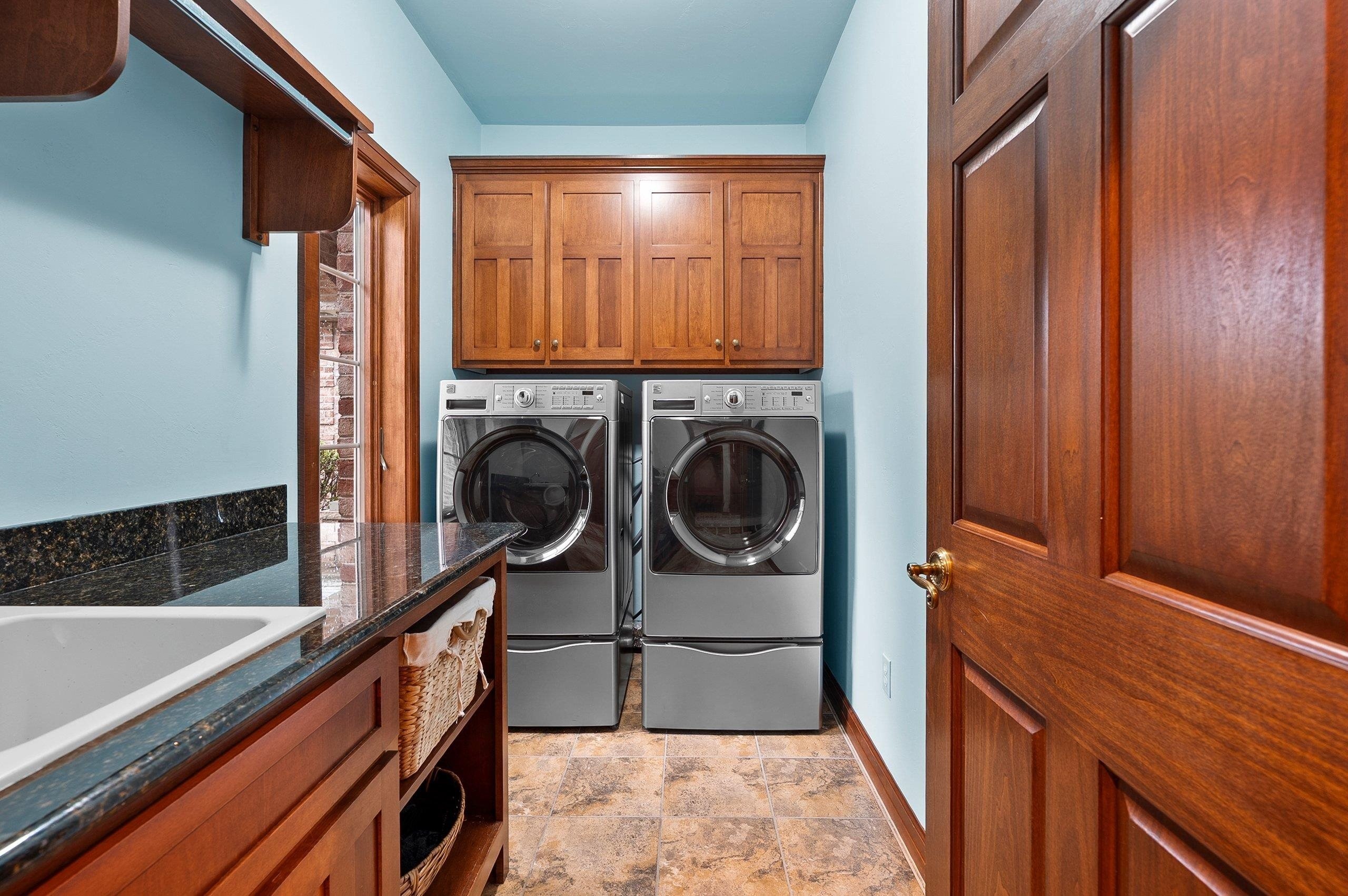 DE PERE, Wisconsin, 54115, United States, 3 Bedrooms Bedrooms, ,4 BathroomsBathrooms,Residential,For Sale,2048400