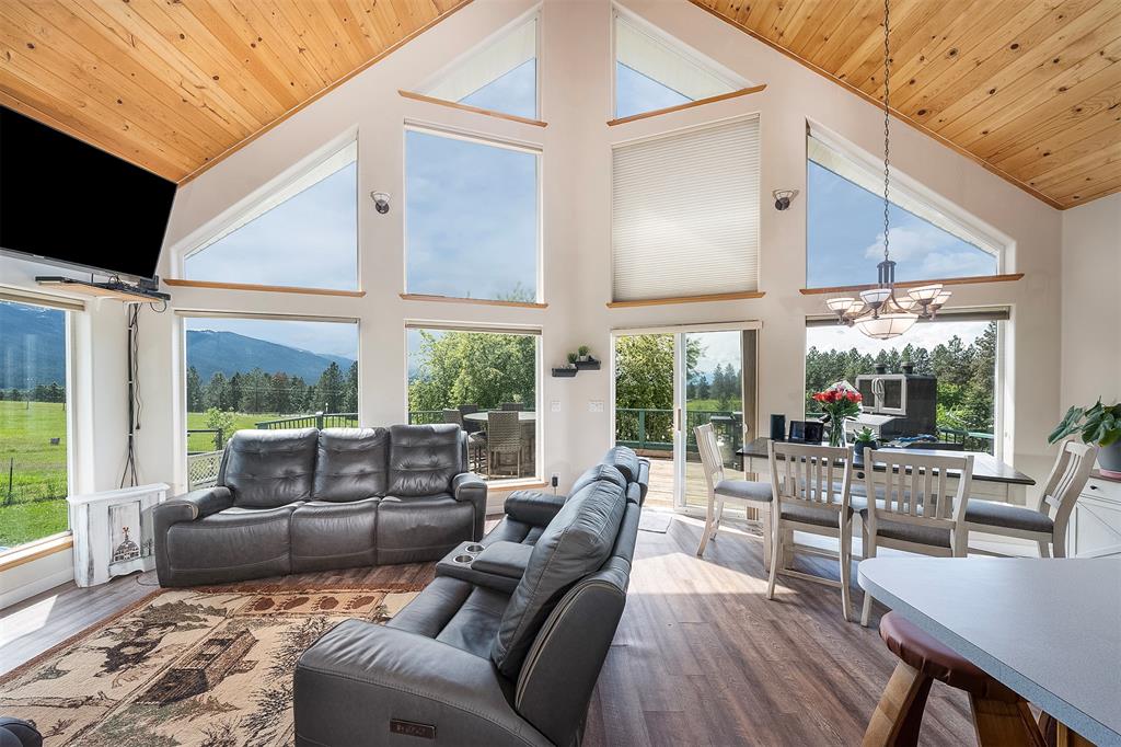 Polson, Montana, 59860, United States, 3 Bedrooms Bedrooms, ,3 BathroomsBathrooms,Residential,For Sale,1888121