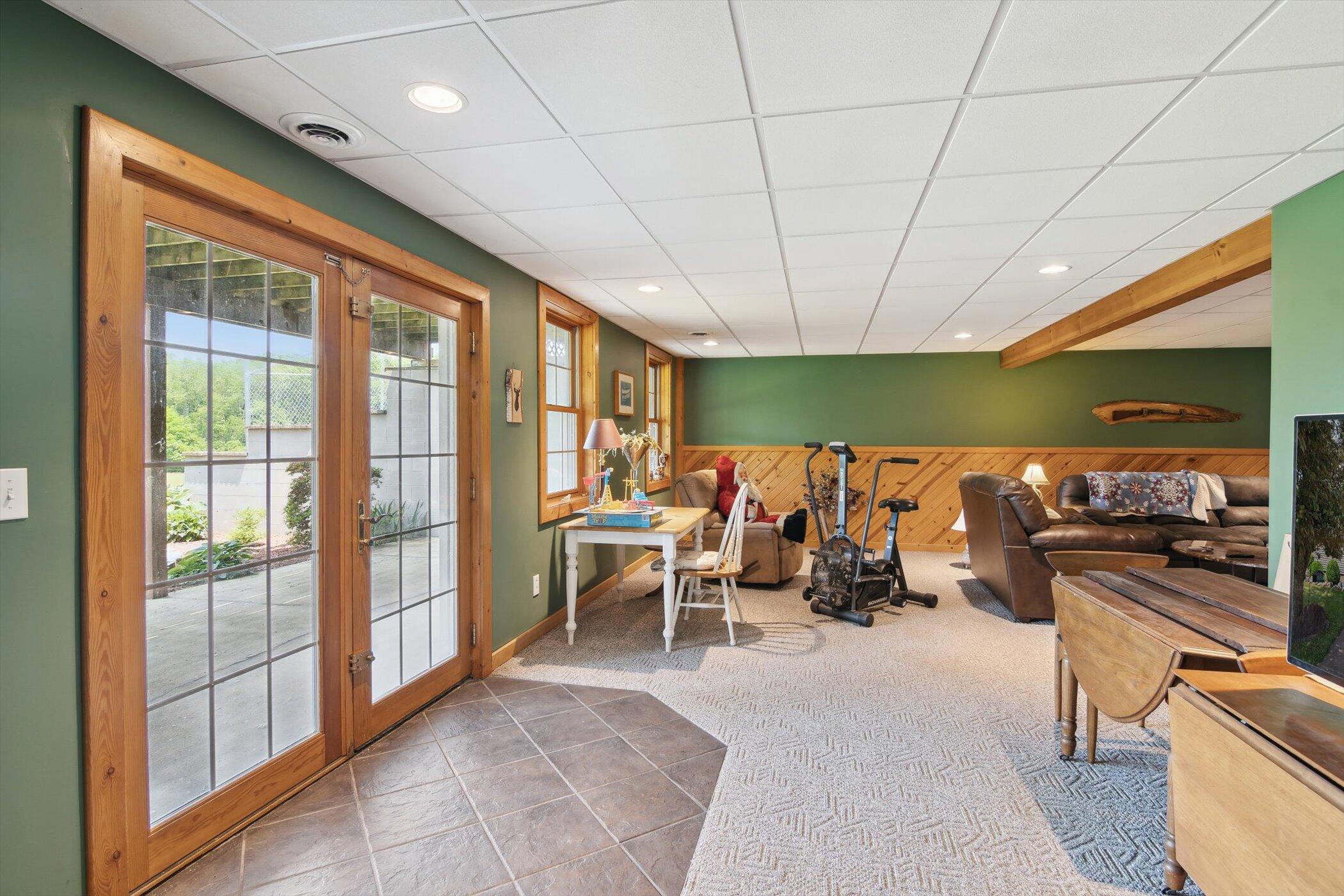 Hillsdale, Michigan, 49242, United States, 6 Bedrooms Bedrooms, ,4 BathroomsBathrooms,Residential,For Sale,1974672