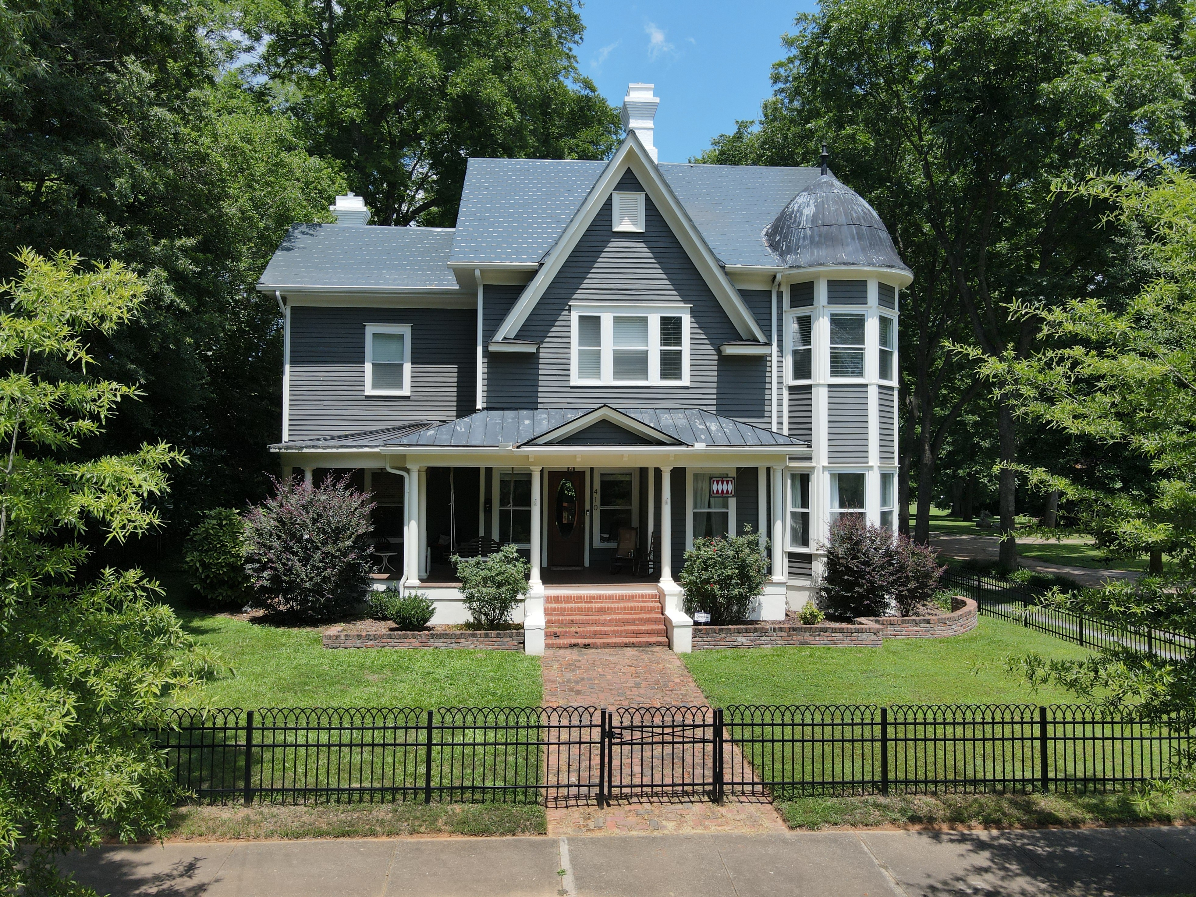 Oxford, North Carolina, 27565, United States, 4 Bedrooms Bedrooms, ,4 BathroomsBathrooms,Residential,For Sale,1979586