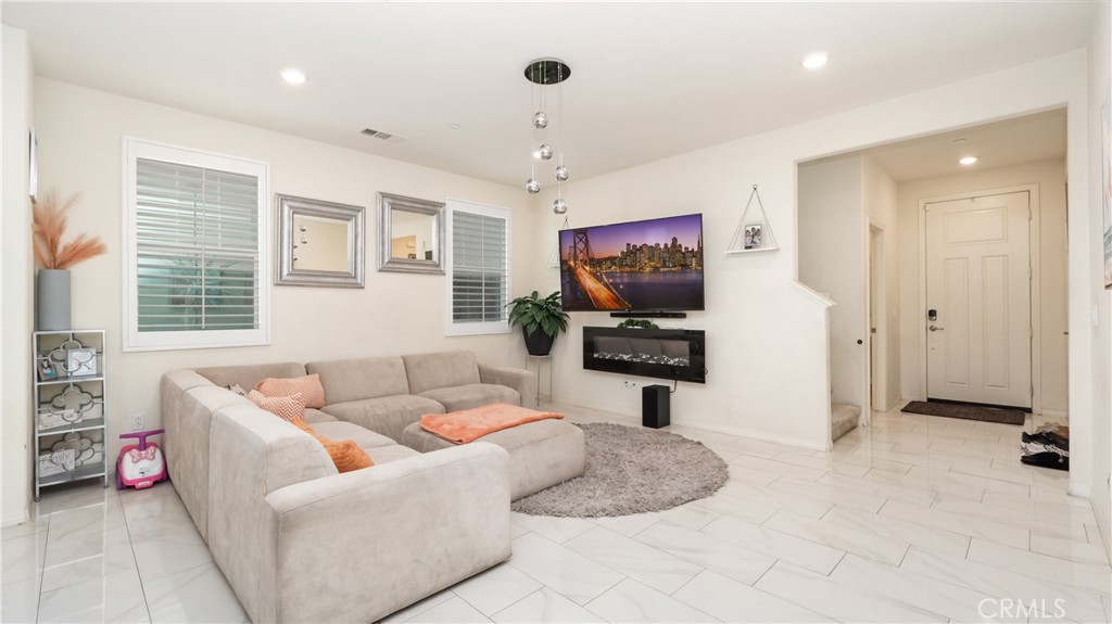 Fontana, California, 92336, United States, 3 Bedrooms Bedrooms, ,3 BathroomsBathrooms,Residential,For Sale,1975846