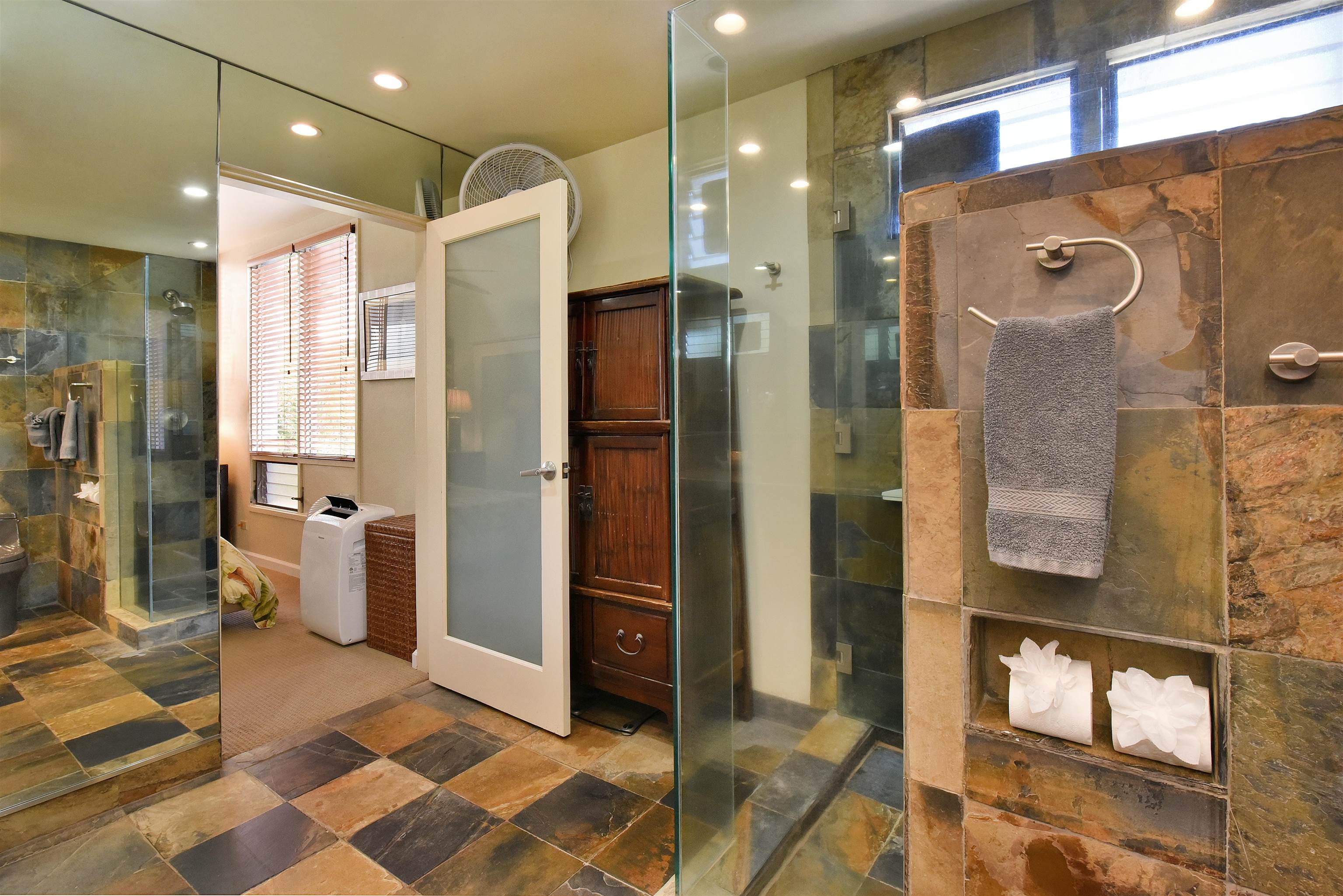 Lahaina, Hawaii, 96761, United States, 1 Bedroom Bedrooms, ,1 BathroomBathrooms,Residential,For Sale,1891036