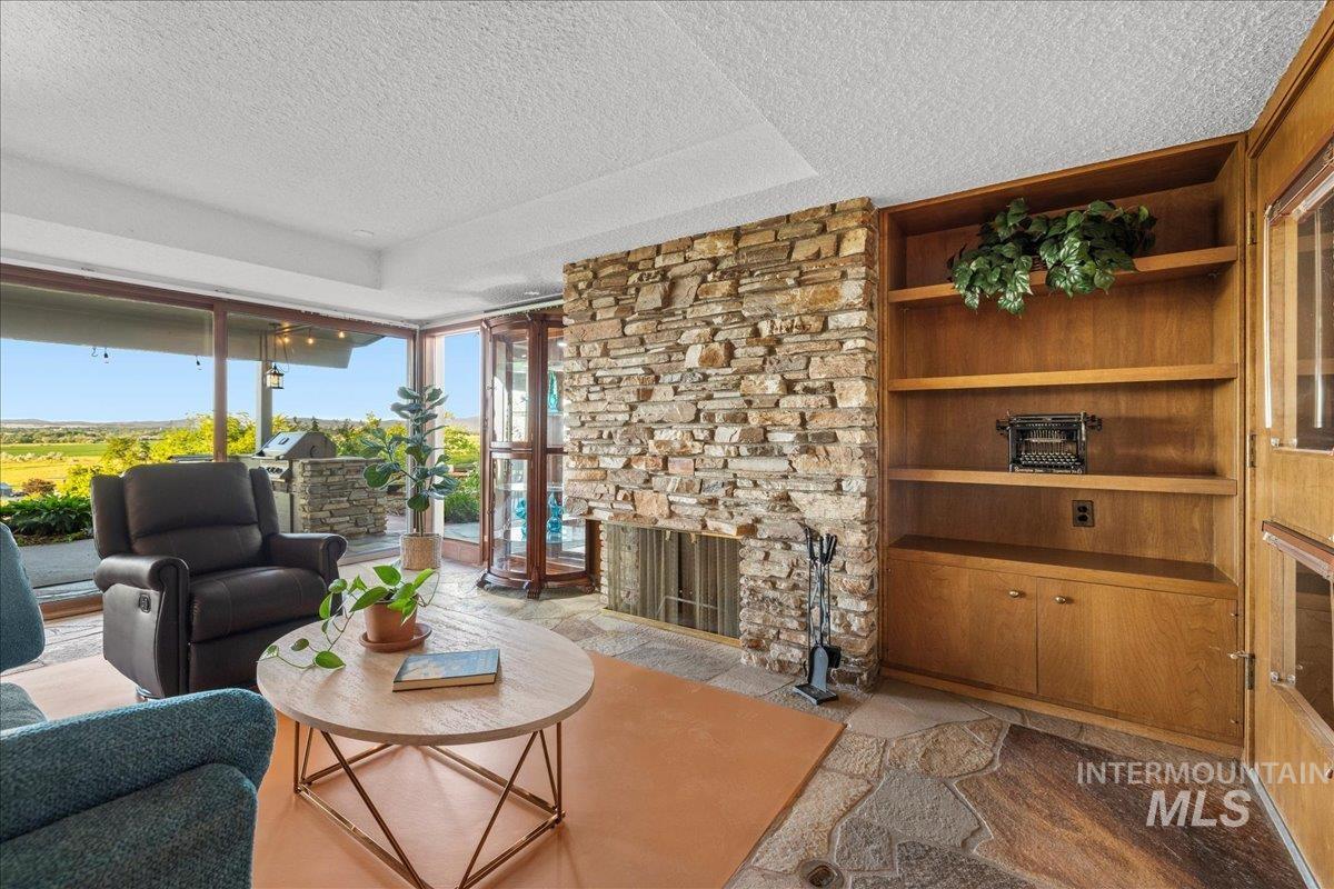 Caldwell, Idaho, 83605, United States, 2 Bedrooms Bedrooms, ,3 BathroomsBathrooms,Residential,For Sale,1979980