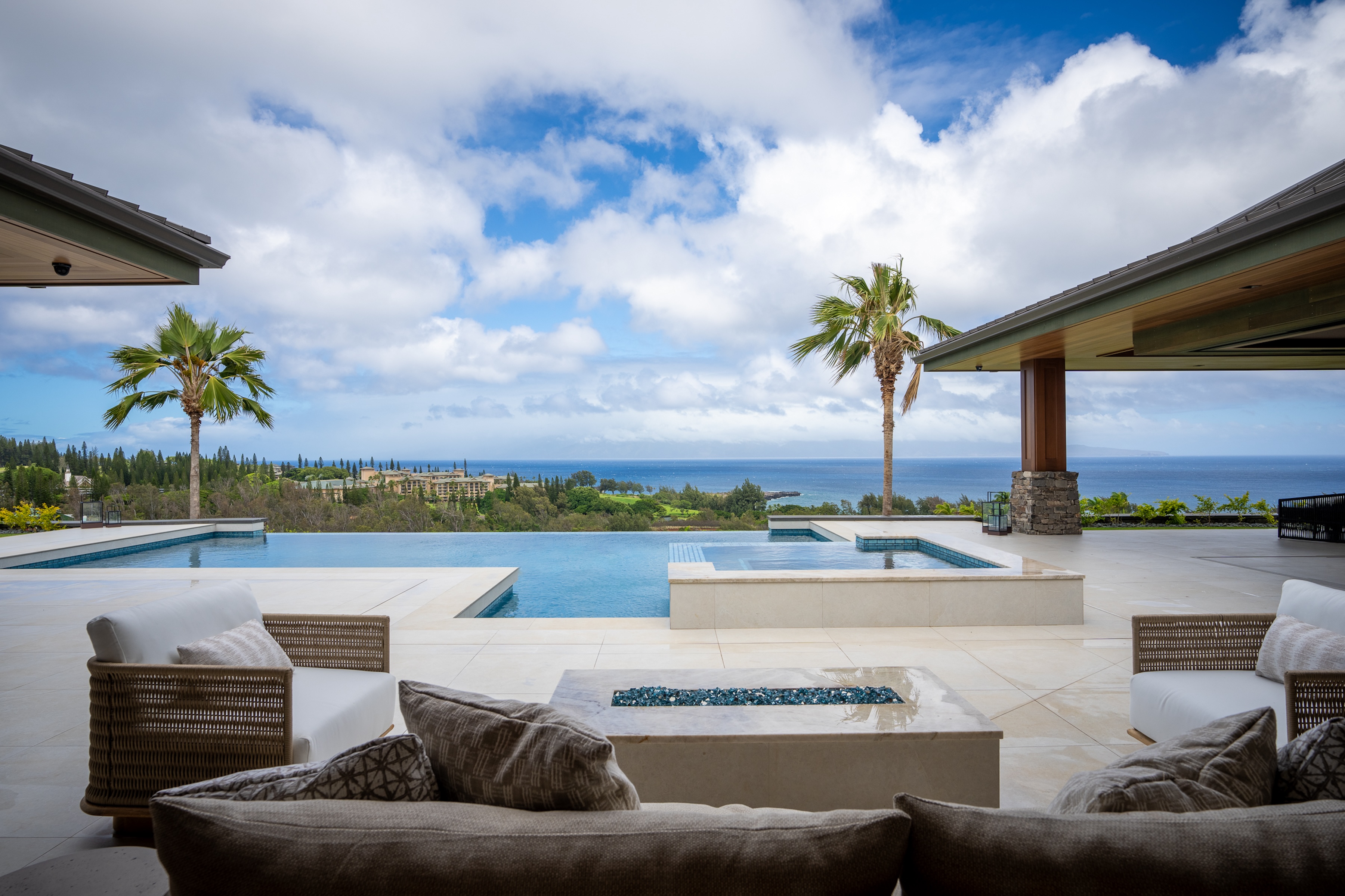  Move-In Ready Luxury: A Masterpiece in Kapalua