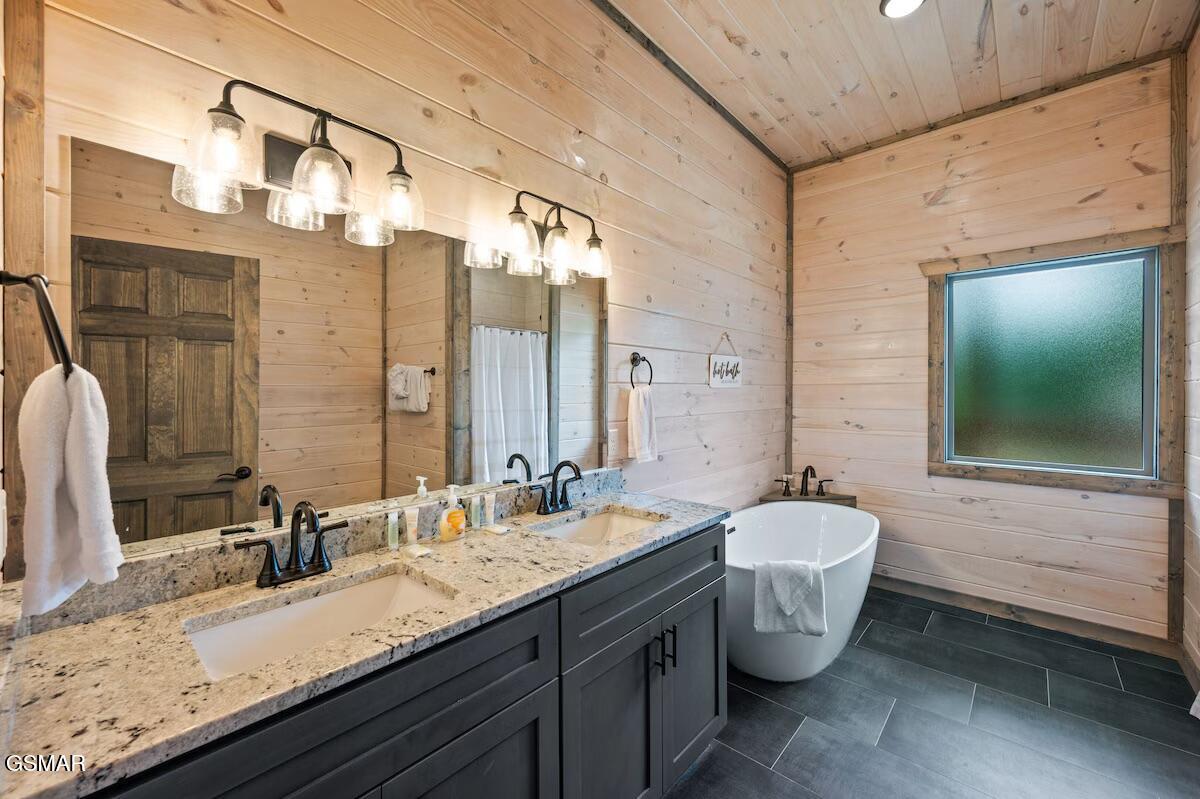 Gatlinburg, Tennessee, 37738, United States, 4 Bedrooms Bedrooms, ,5 BathroomsBathrooms,Residential,For Sale,2048286