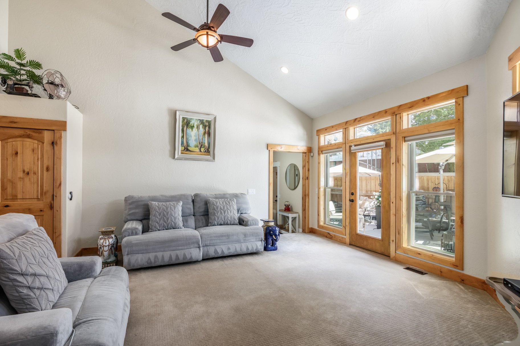  East Millcreek Living with New Saltwater Pool & Entertaining Spaces - 物件實景