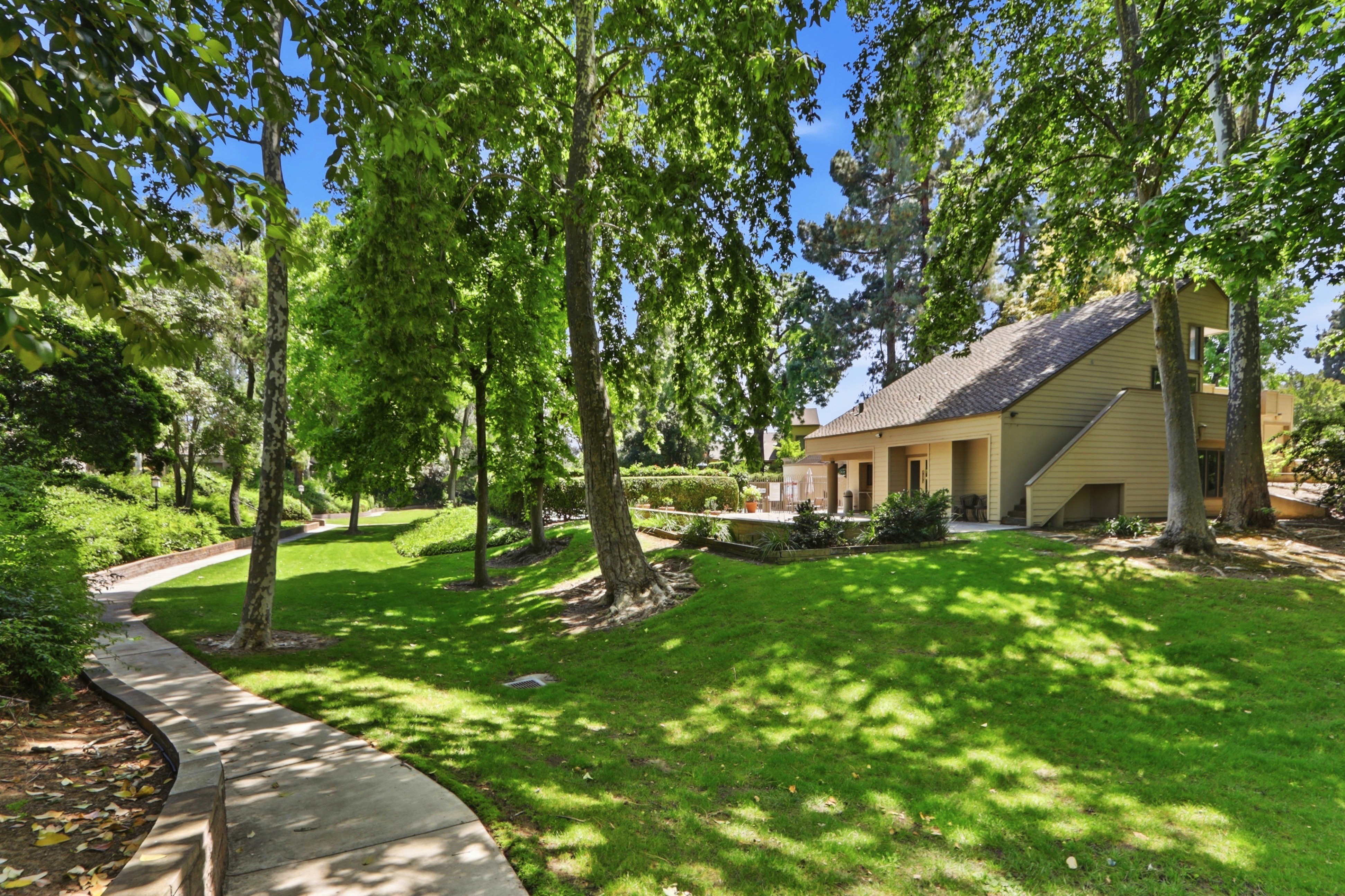  Updated Willow Glen Townhome - 物件實景