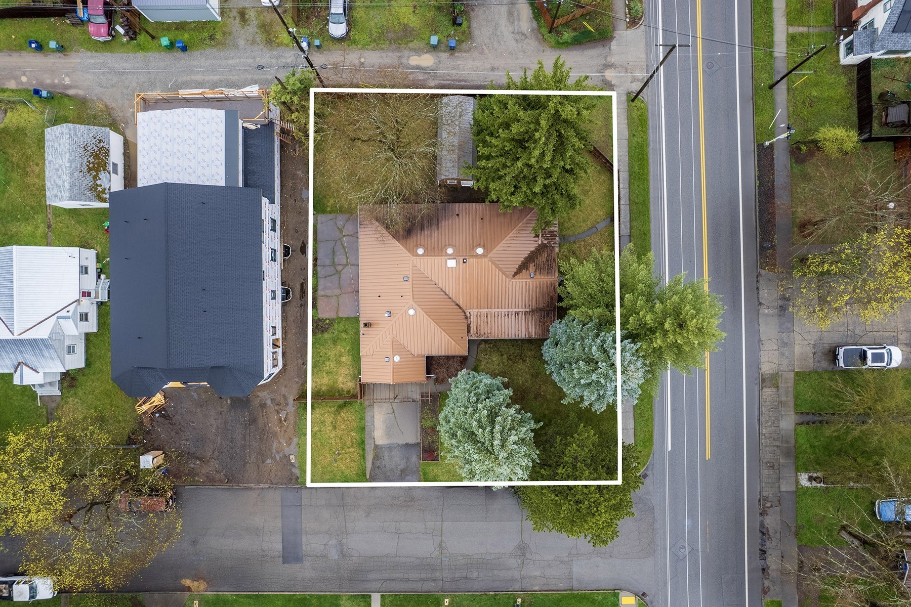  Your Porchlight in the Trees - 物件實景