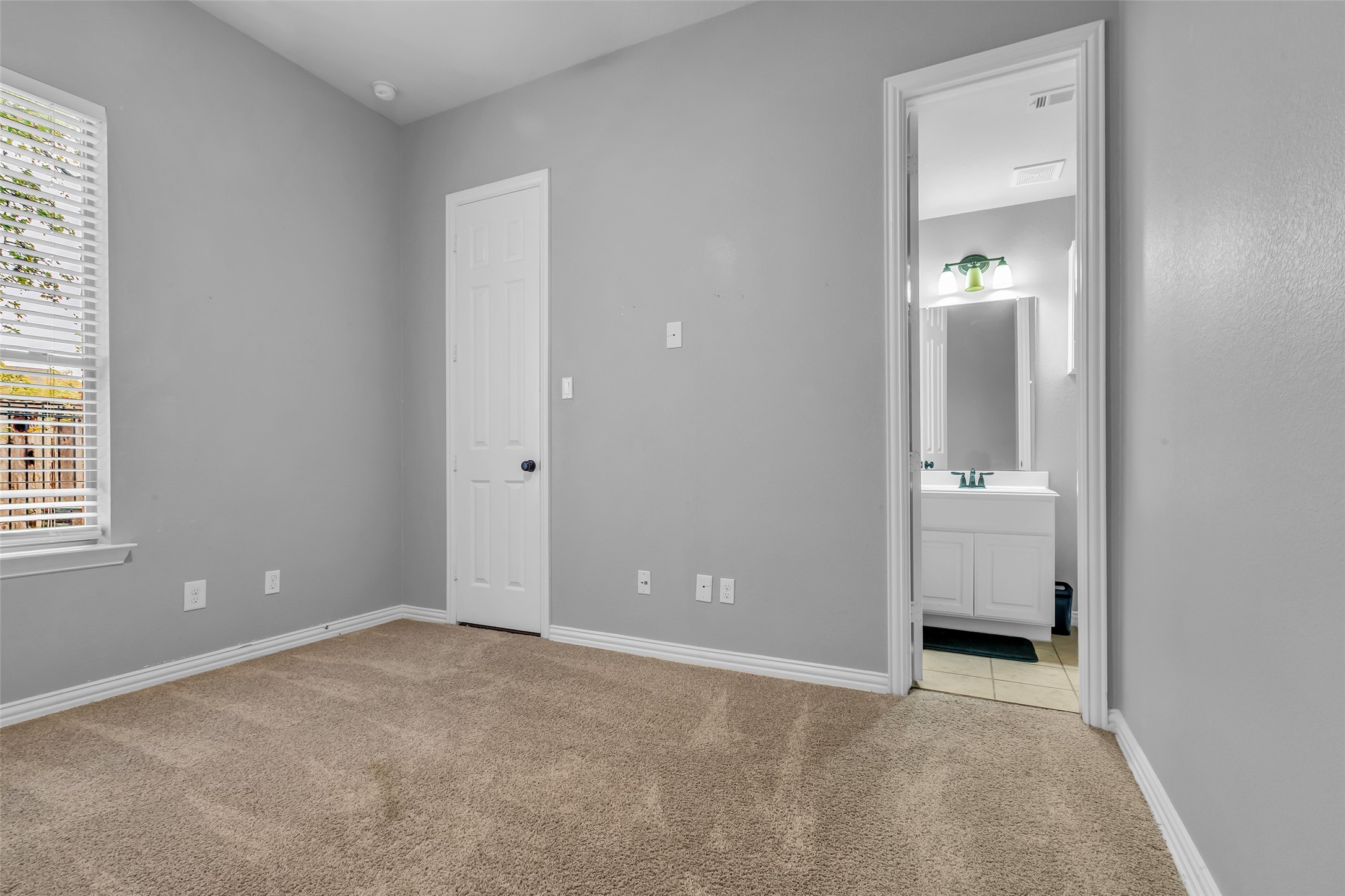 The Woodlands, Texas, 77354, United States, 6 Bedrooms Bedrooms, ,7 BathroomsBathrooms,Residential,For Sale,2001966