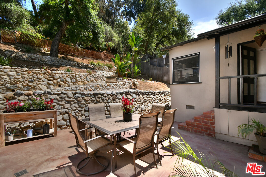 Los Angeles, California, 90077, United States, 3 Bedrooms Bedrooms, ,2 BathroomsBathrooms,Residential,For Sale,1901054