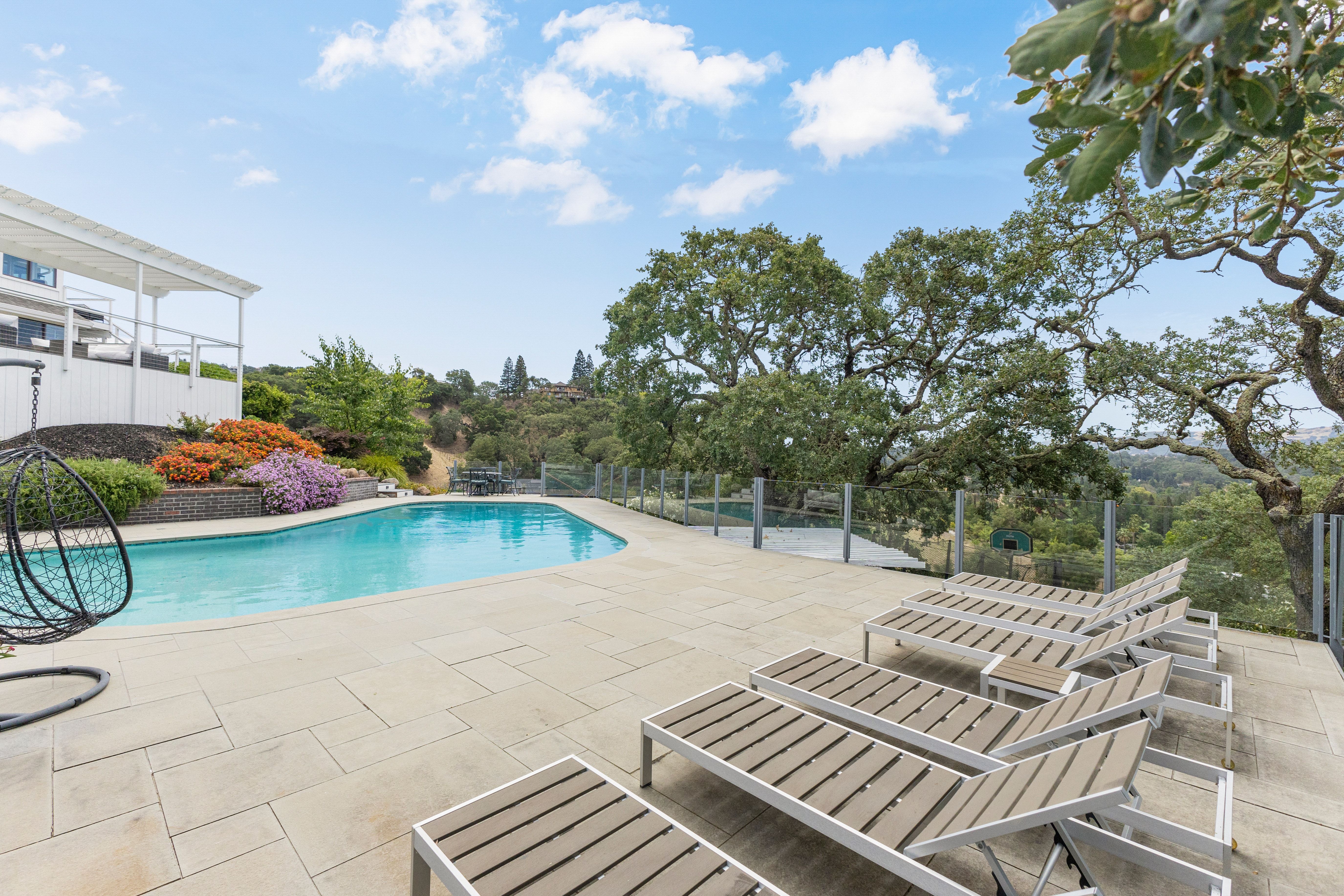  Sweeping Fairway Views Meet Rare Outdoor Living - 物件實景