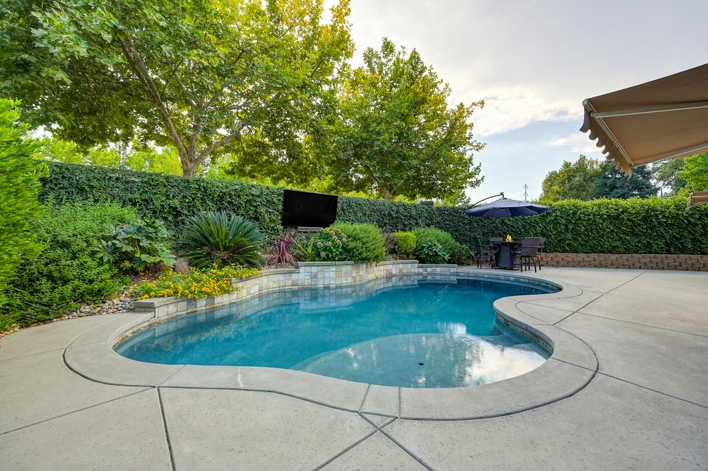 Roseville, California, 95747, United States, 6 Bedrooms Bedrooms, ,4 BathroomsBathrooms,Residential,For Sale,1940337